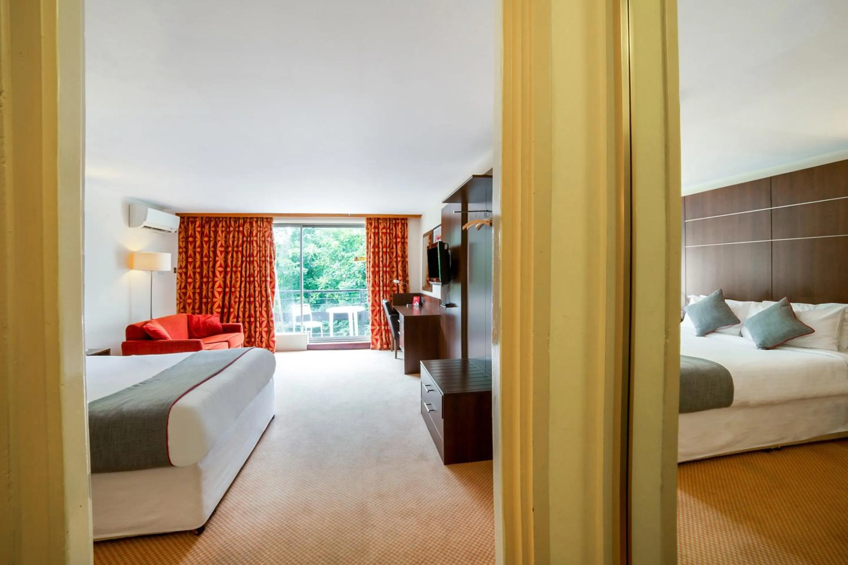 Bedroom, Bed in The Bridge House Hotel
