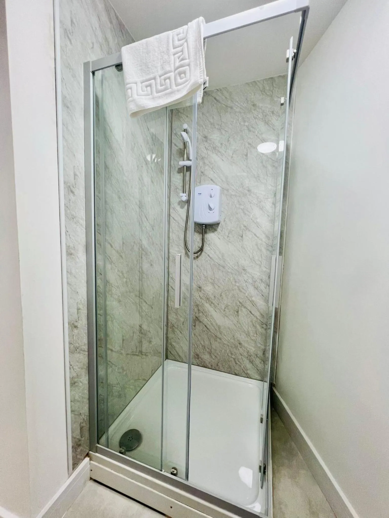 Bathroom in The Bridge House Hotel