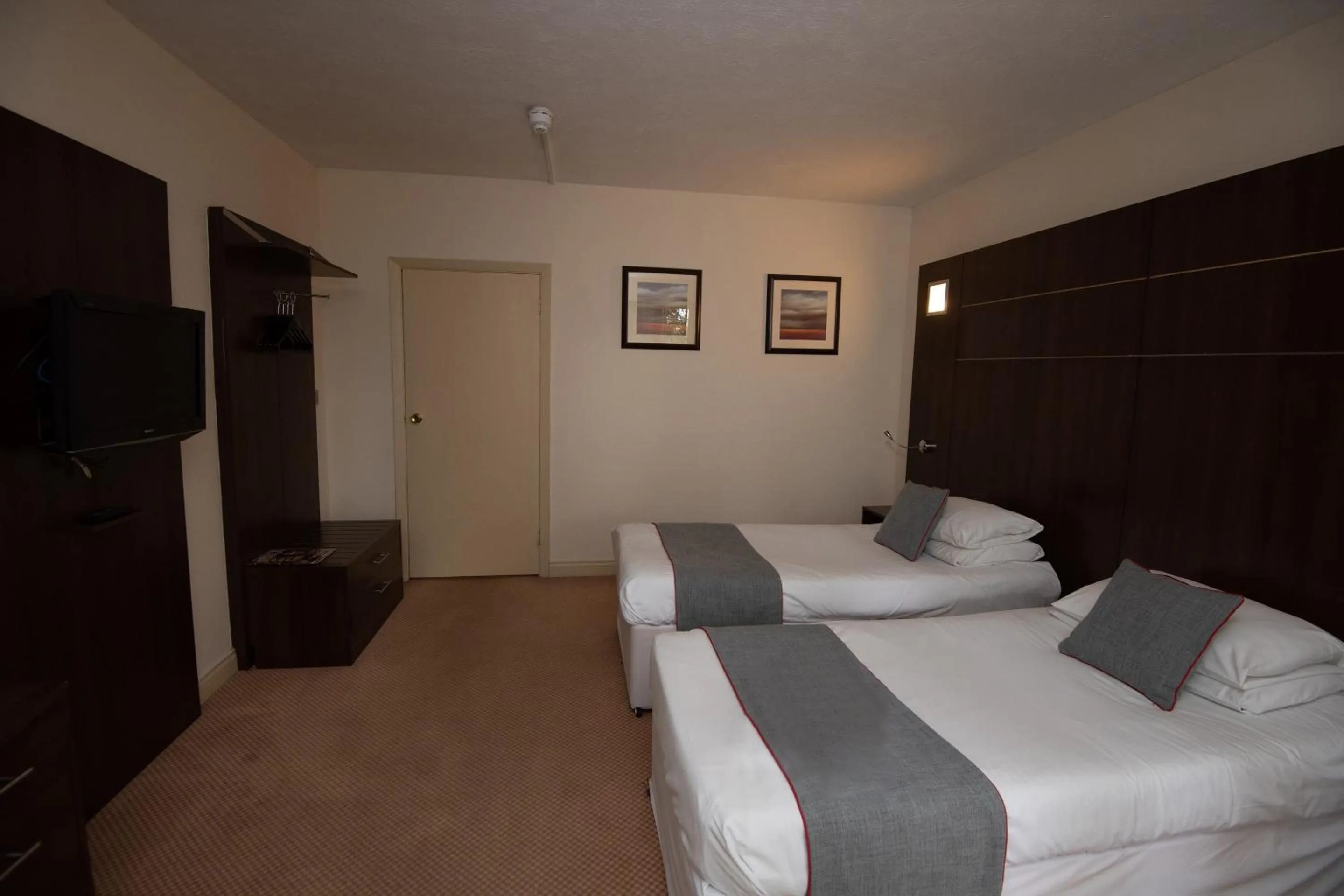 Bedroom, Bed in The Bridge House Hotel