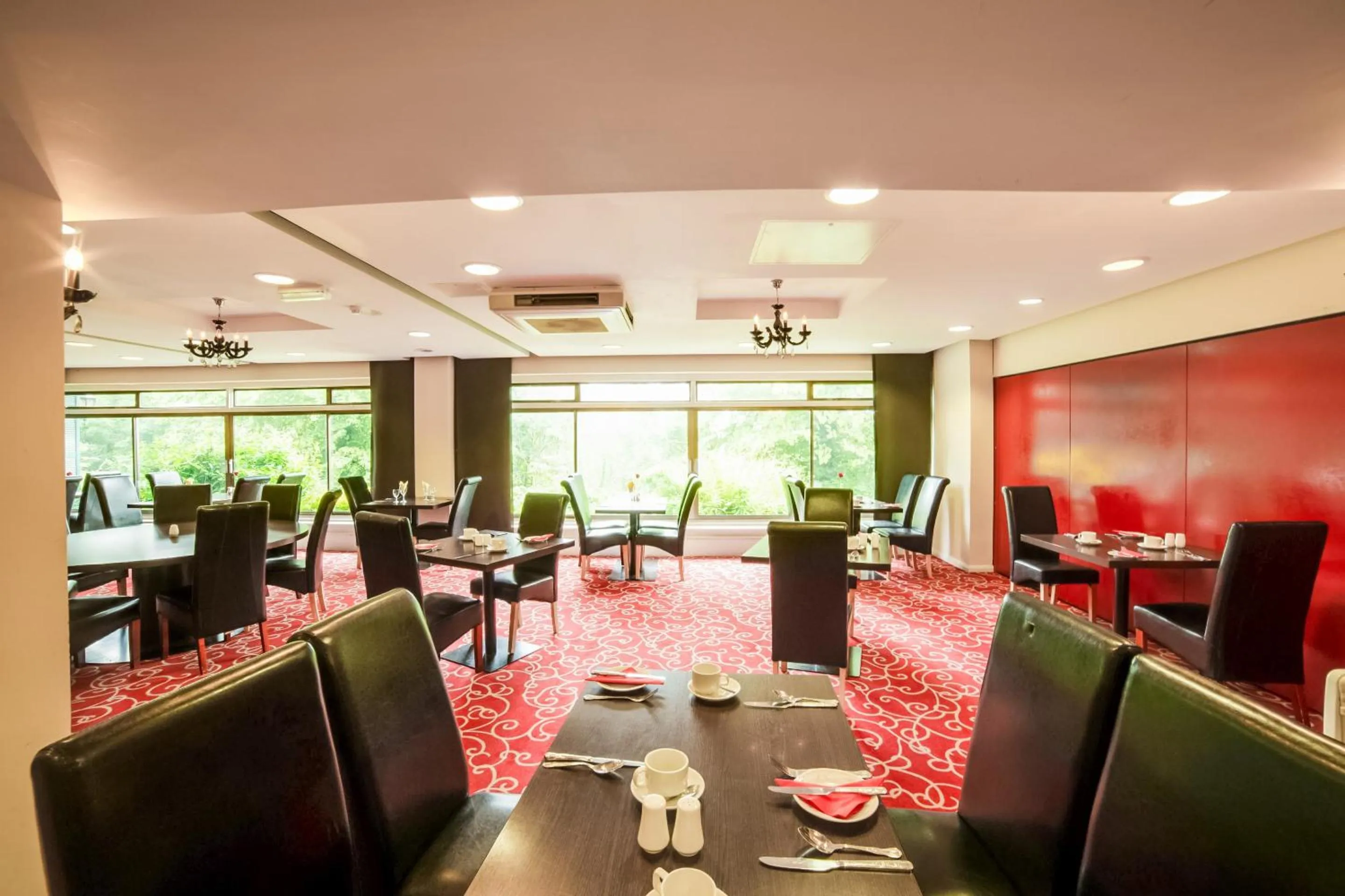 Restaurant/places to eat in The Bridge House Hotel