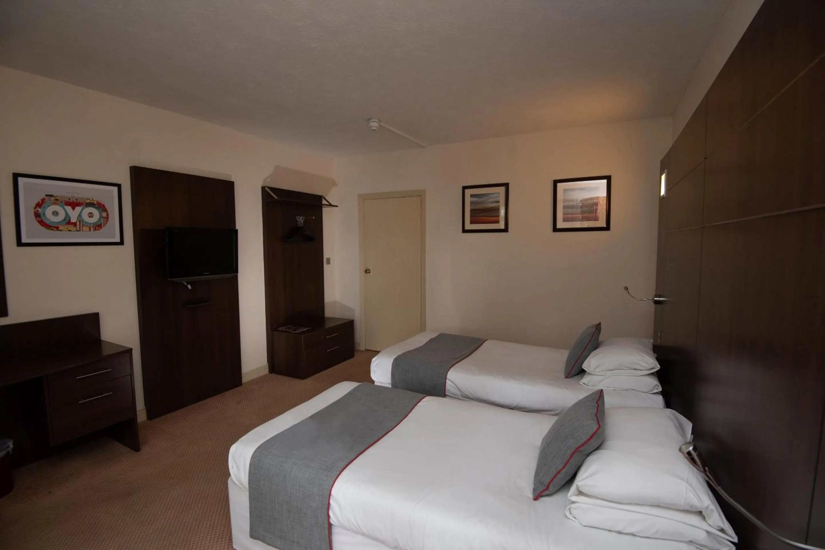 Bedroom, Bed in The Bridge House Hotel