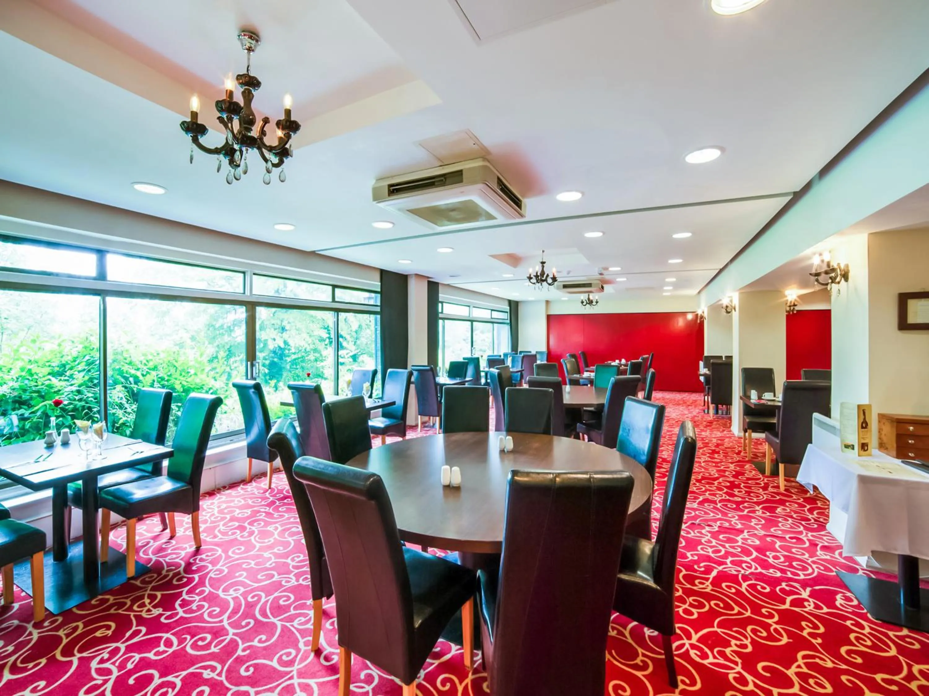 Restaurant/places to eat in The Bridge House Hotel