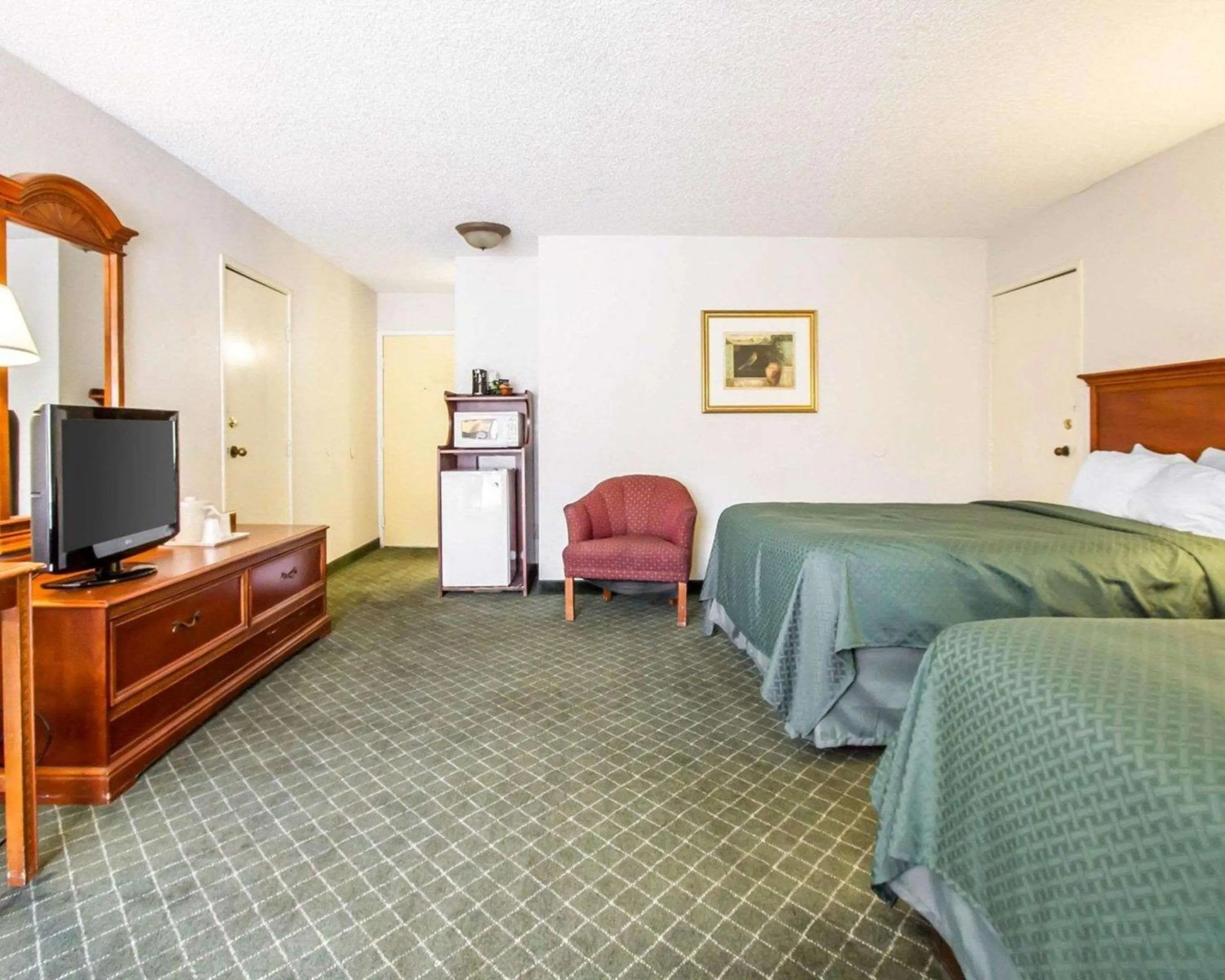 Photo of the whole room, Bed in Quality Inn Tucson Downtown near Convention Center