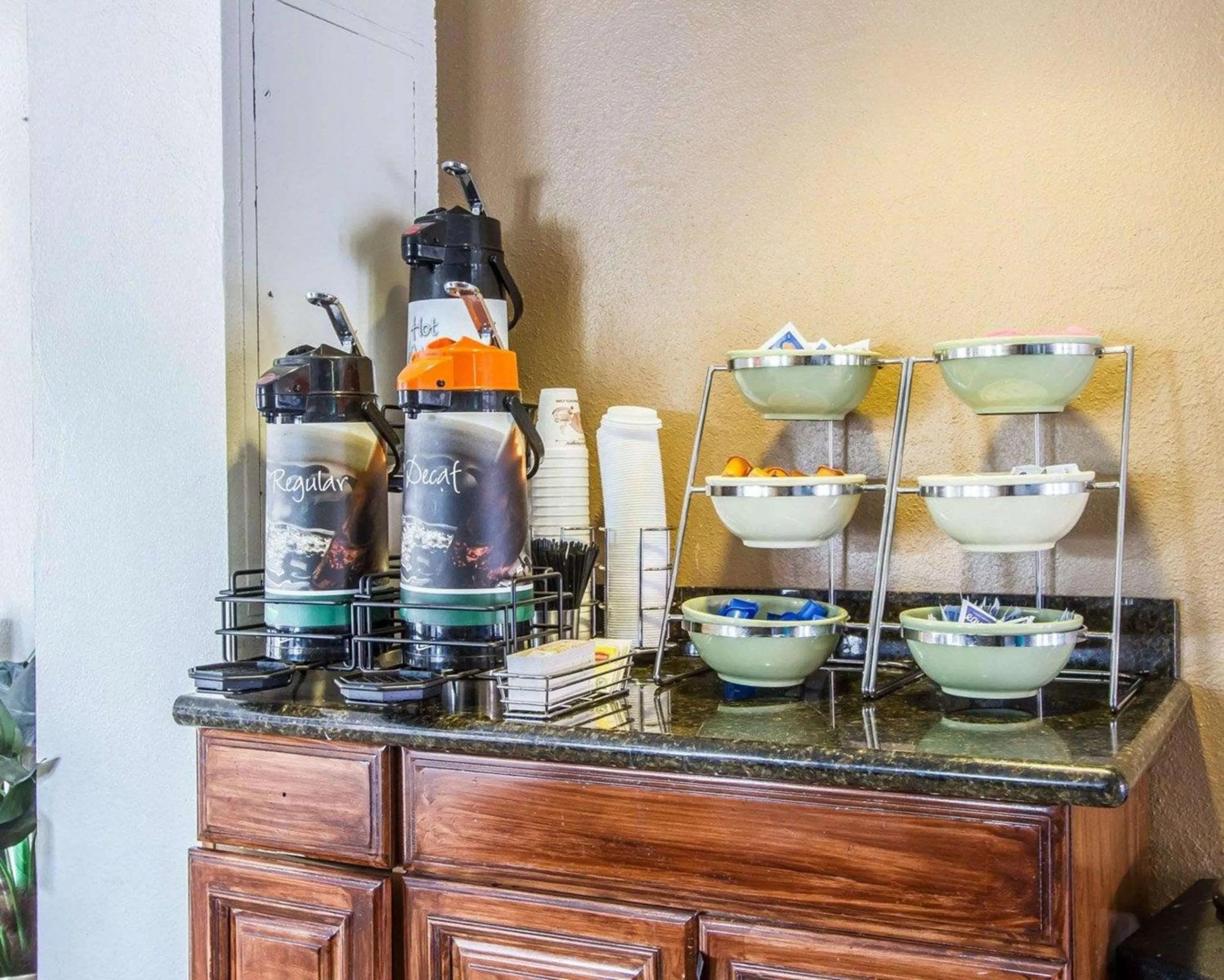 Restaurant/places to eat in Quality Inn Tucson Downtown near Convention Center