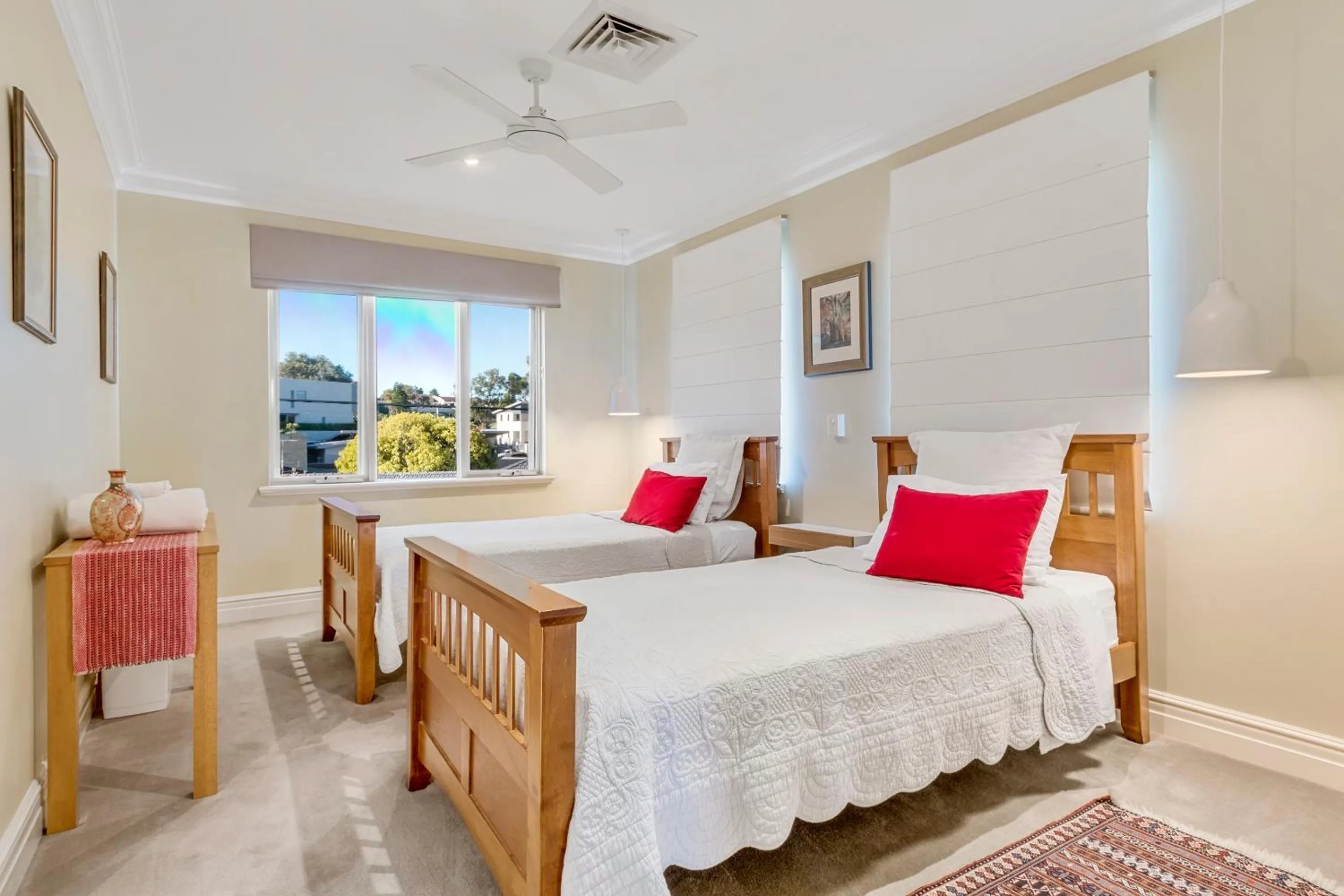 Bed in Sorrento Beach Bed & Breakfast