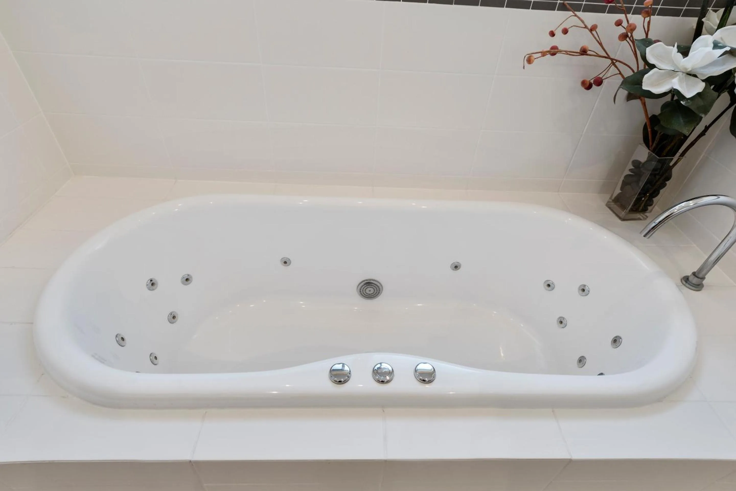 Bathroom in Sorrento Beach Bed & Breakfast