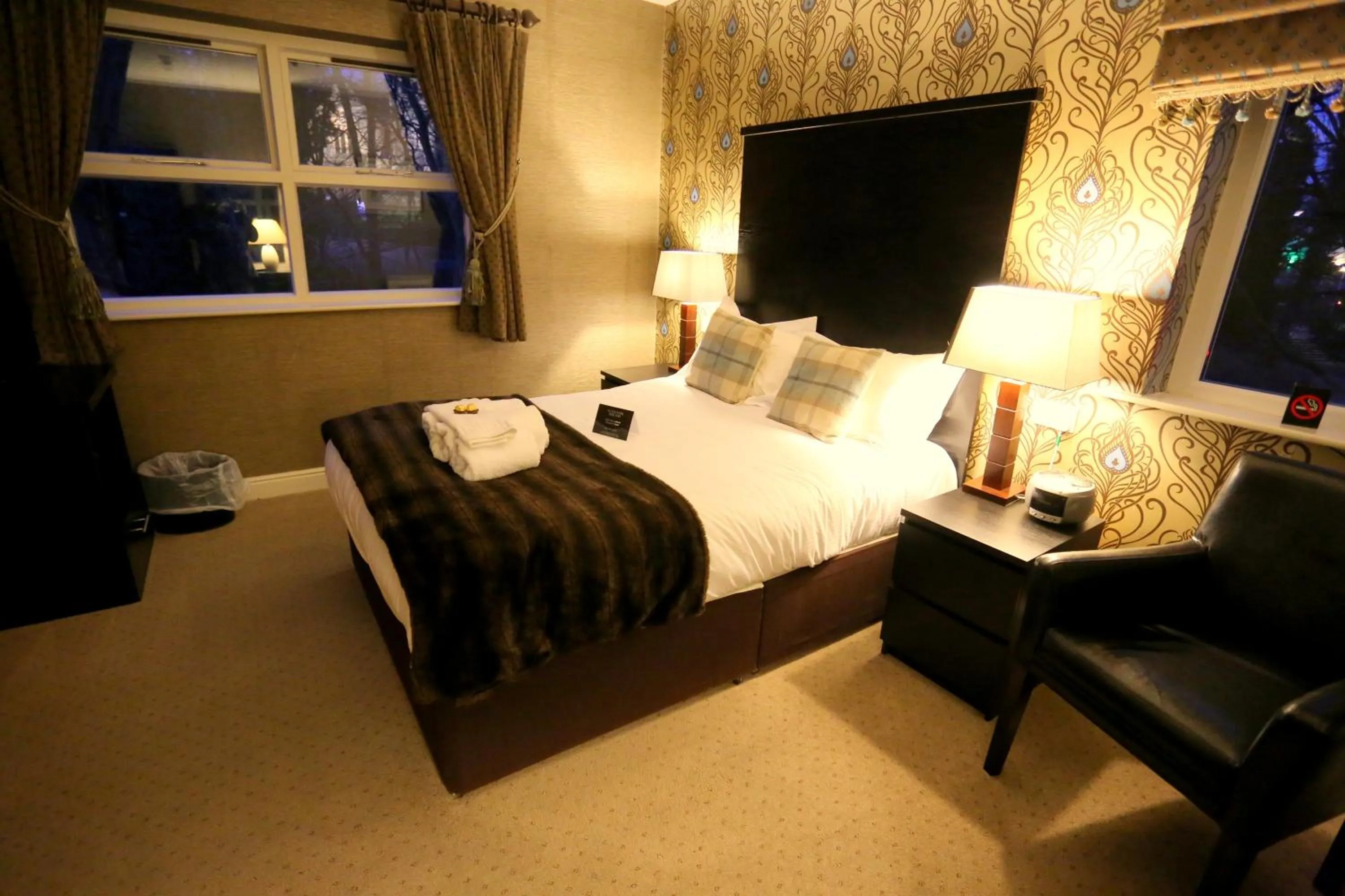 Bedroom, Bed in Woodlands