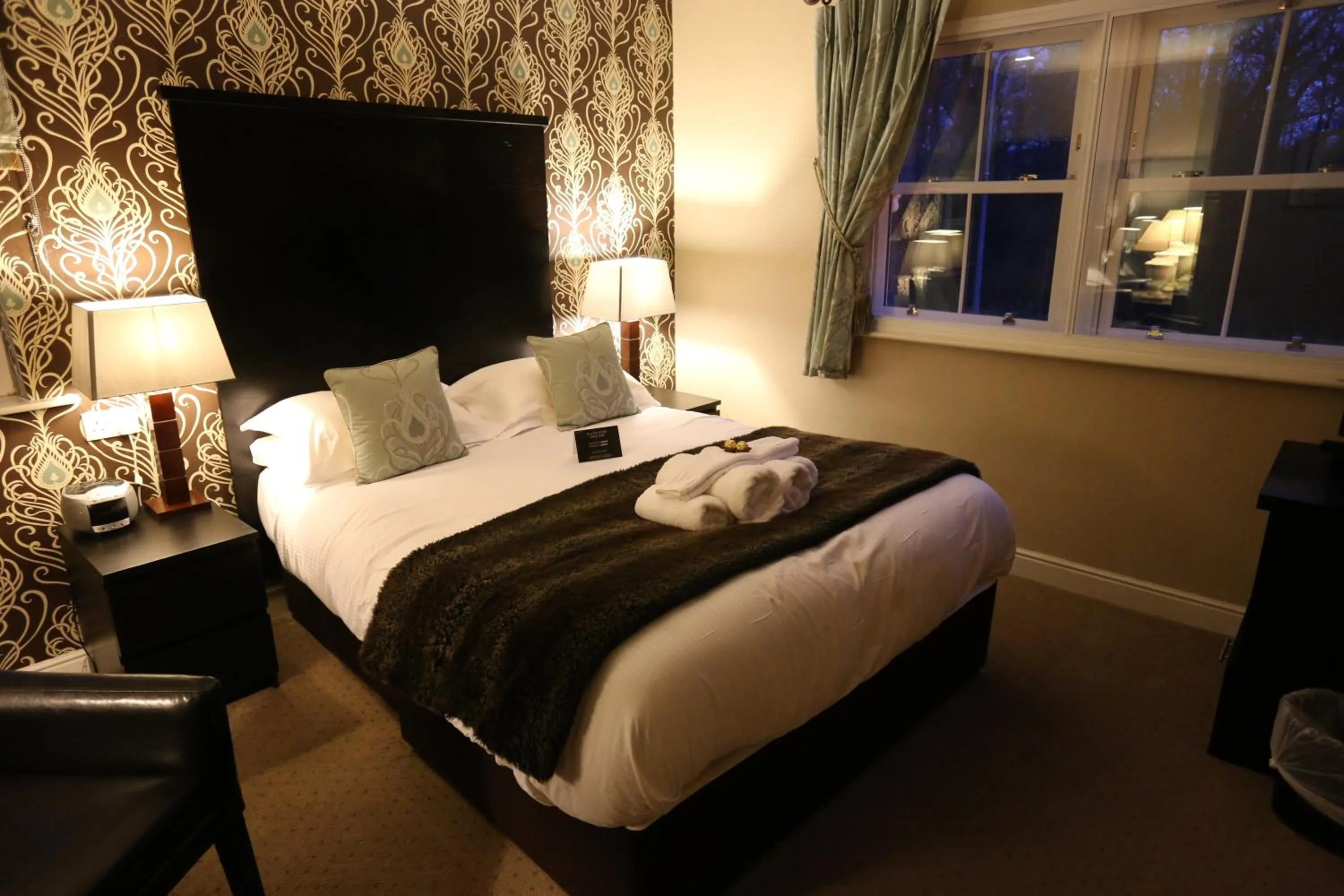 Bedroom, Bed in Woodlands