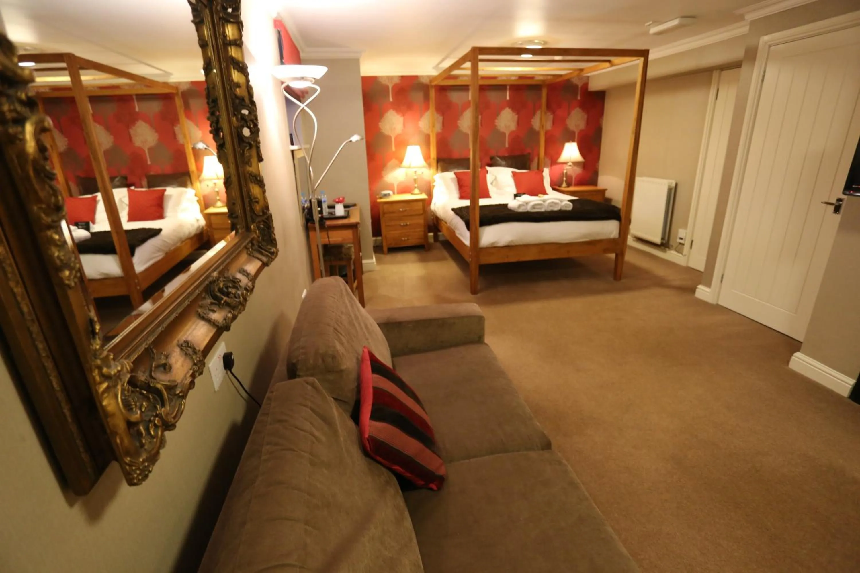 Bedroom, Bed in Woodlands