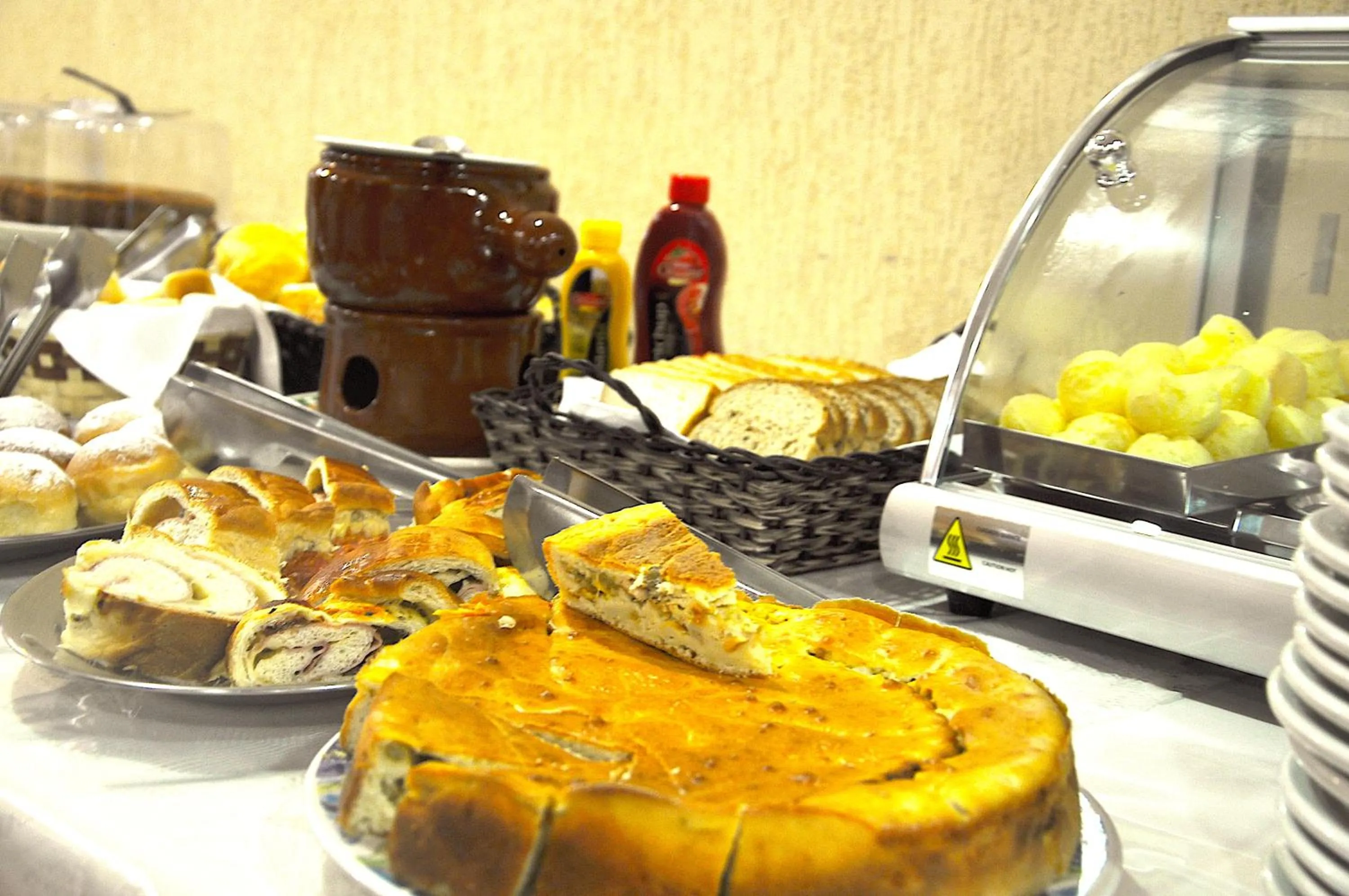 Breakfast in Hotel Platanus