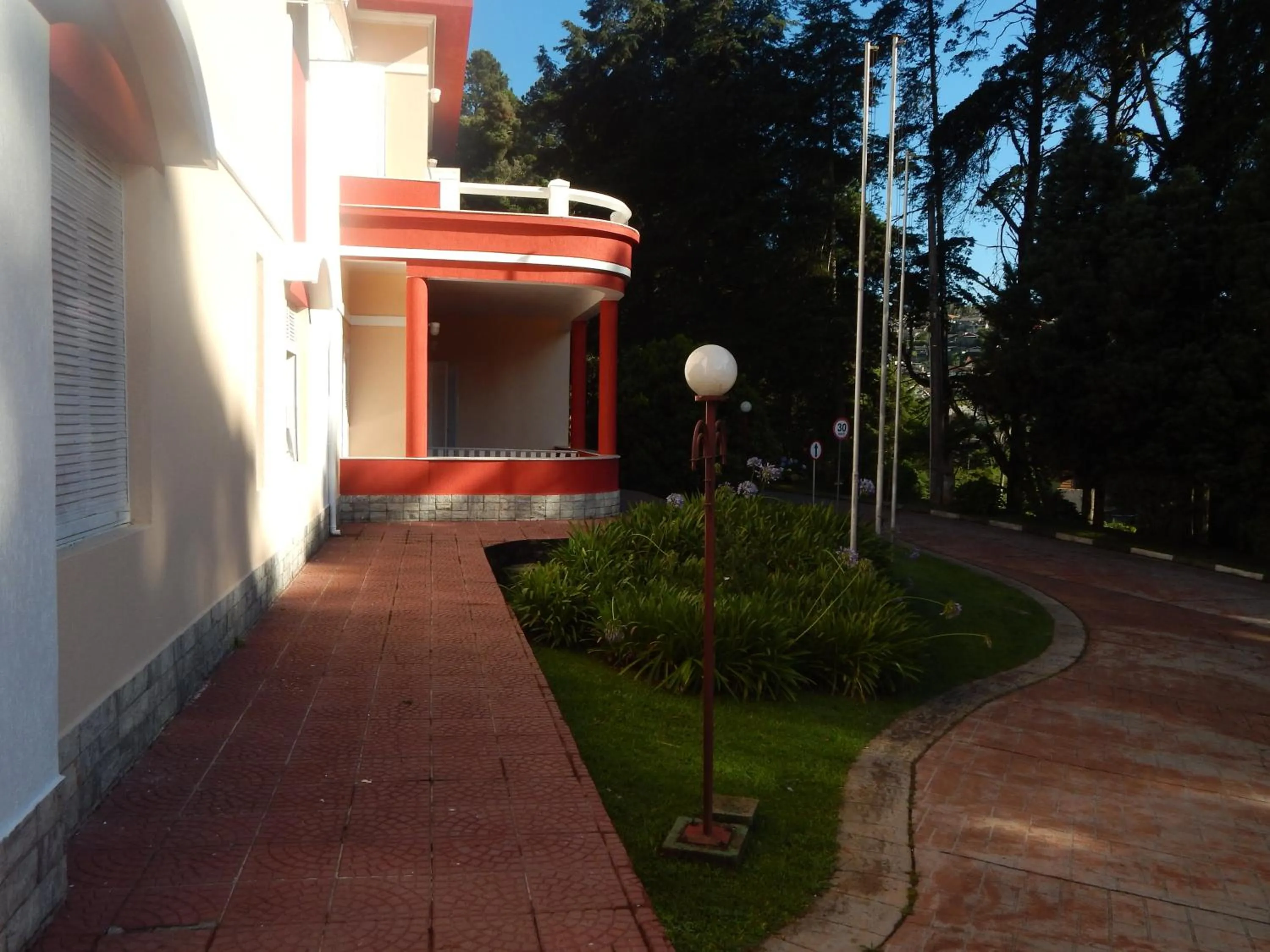 Property building in Hotel Platanus