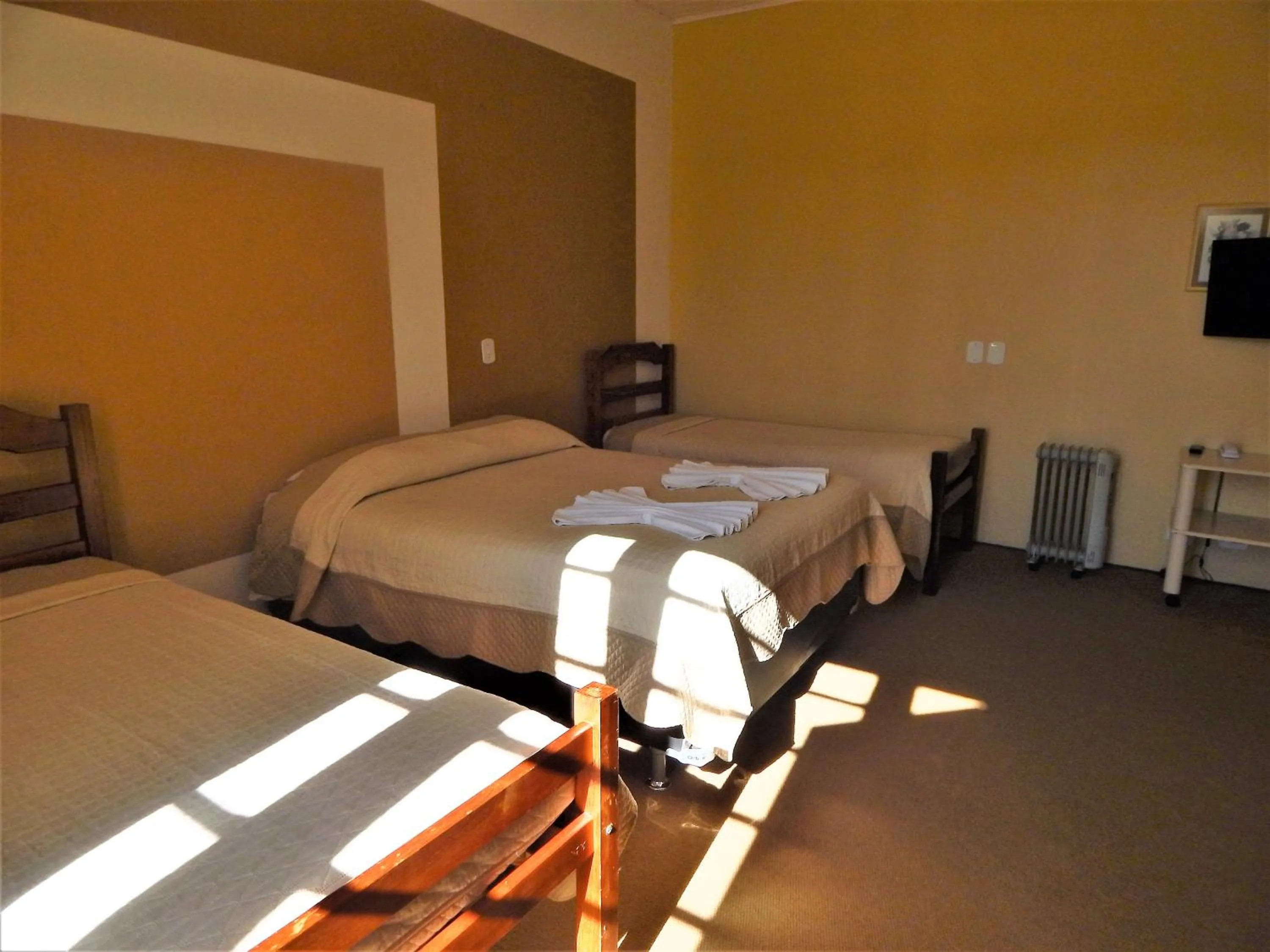 Bedroom, Bed in Hotel Platanus