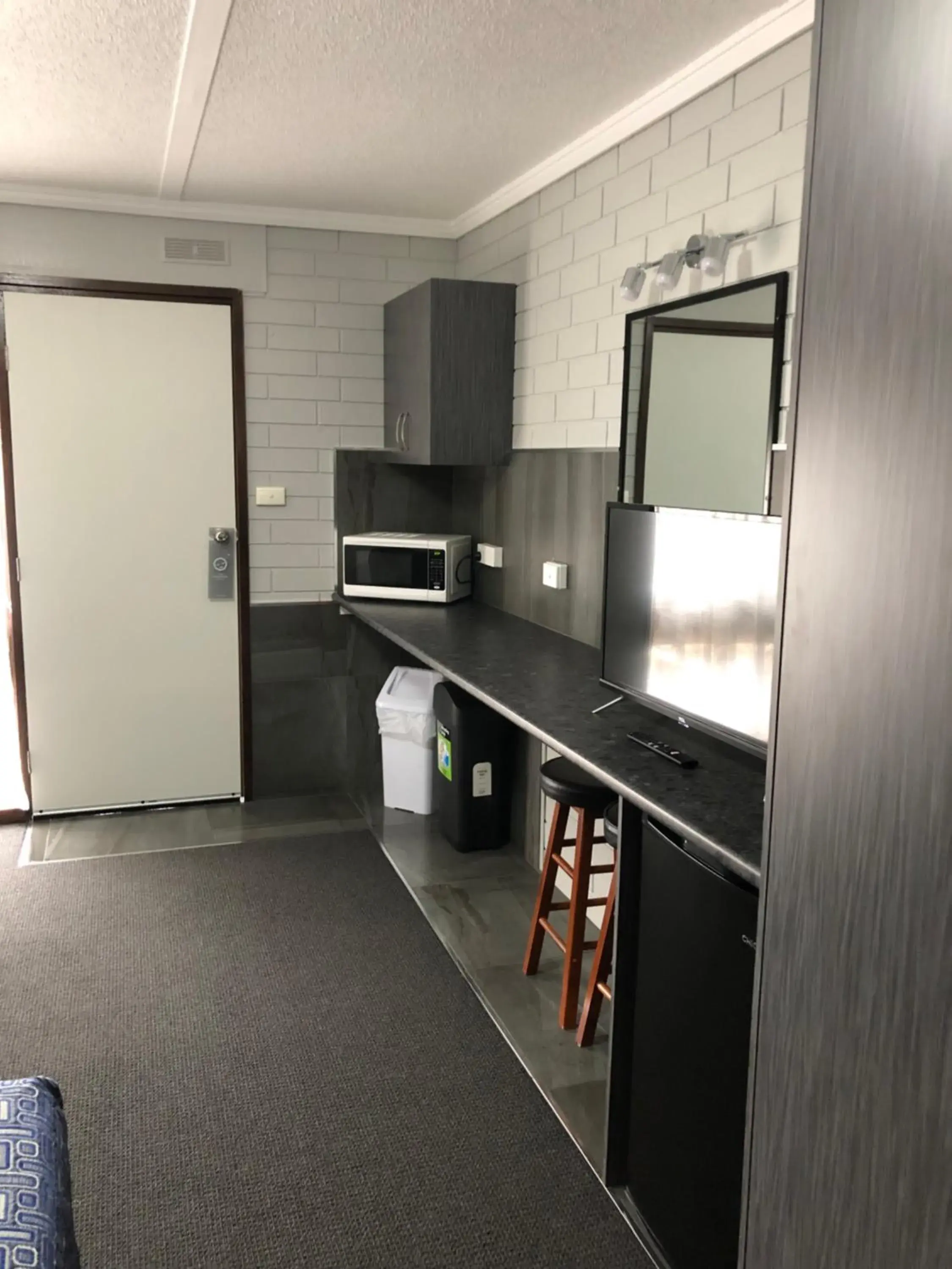 Deluxe Queen Room in Mariner Motel Deluxe Queen Room in Mariner Motel