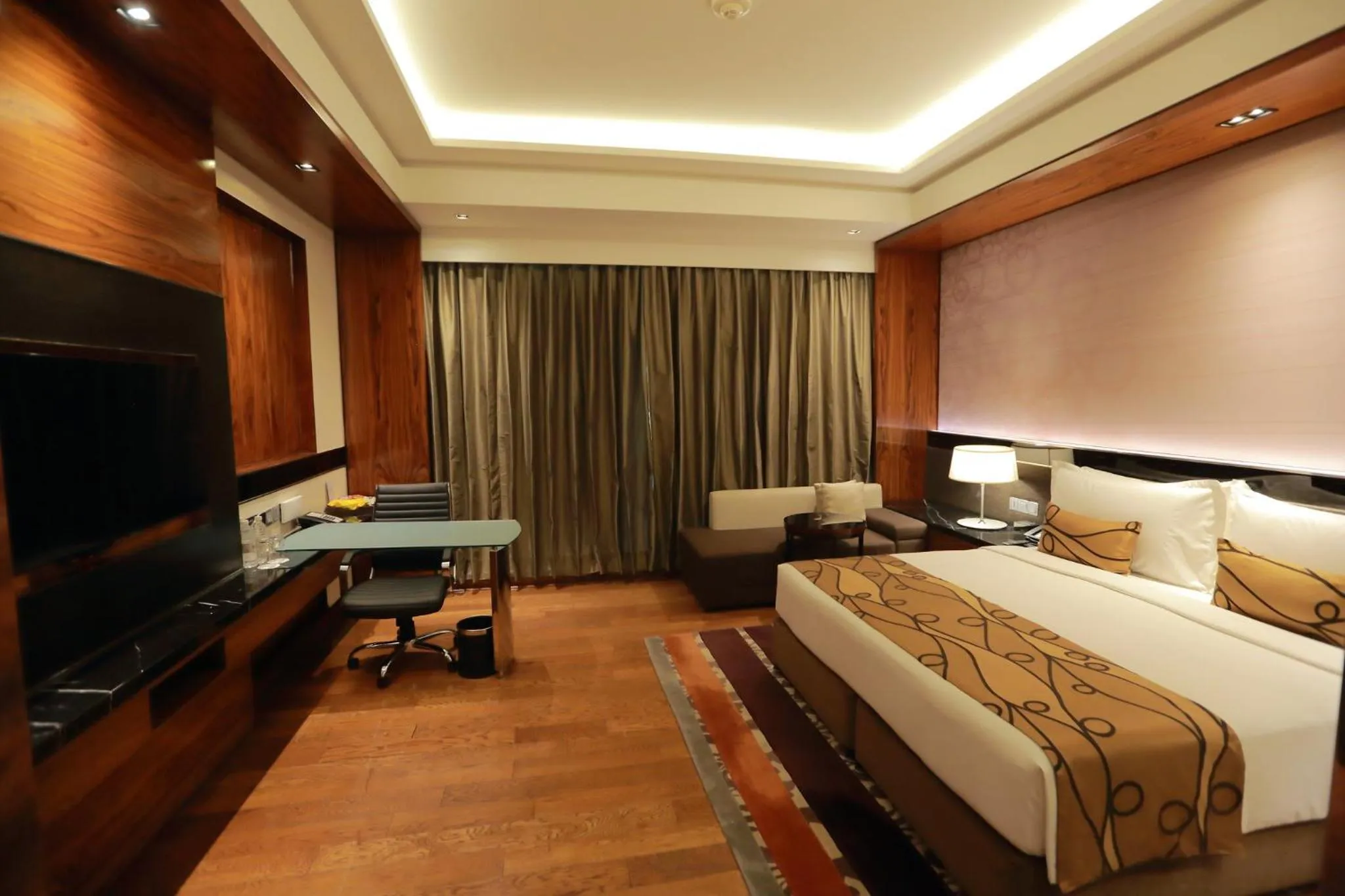 Photo of the whole room, Bed in Crowne Plaza New Delhi Rohini by IHG
