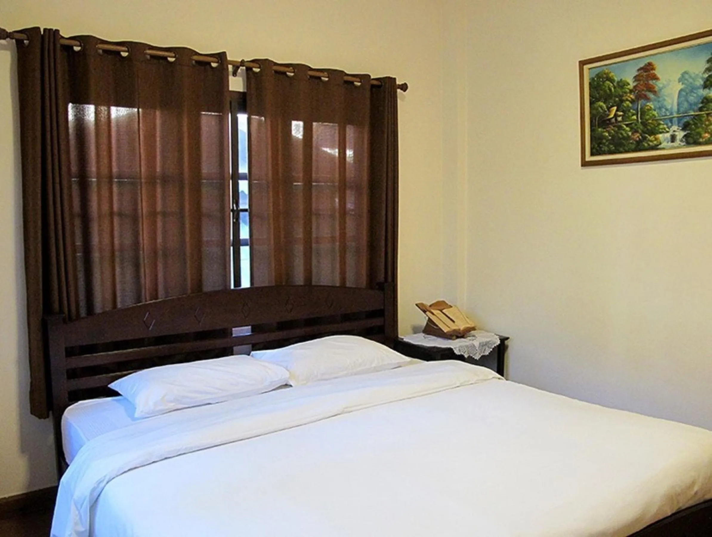 Bed in Baan Klang Vieng