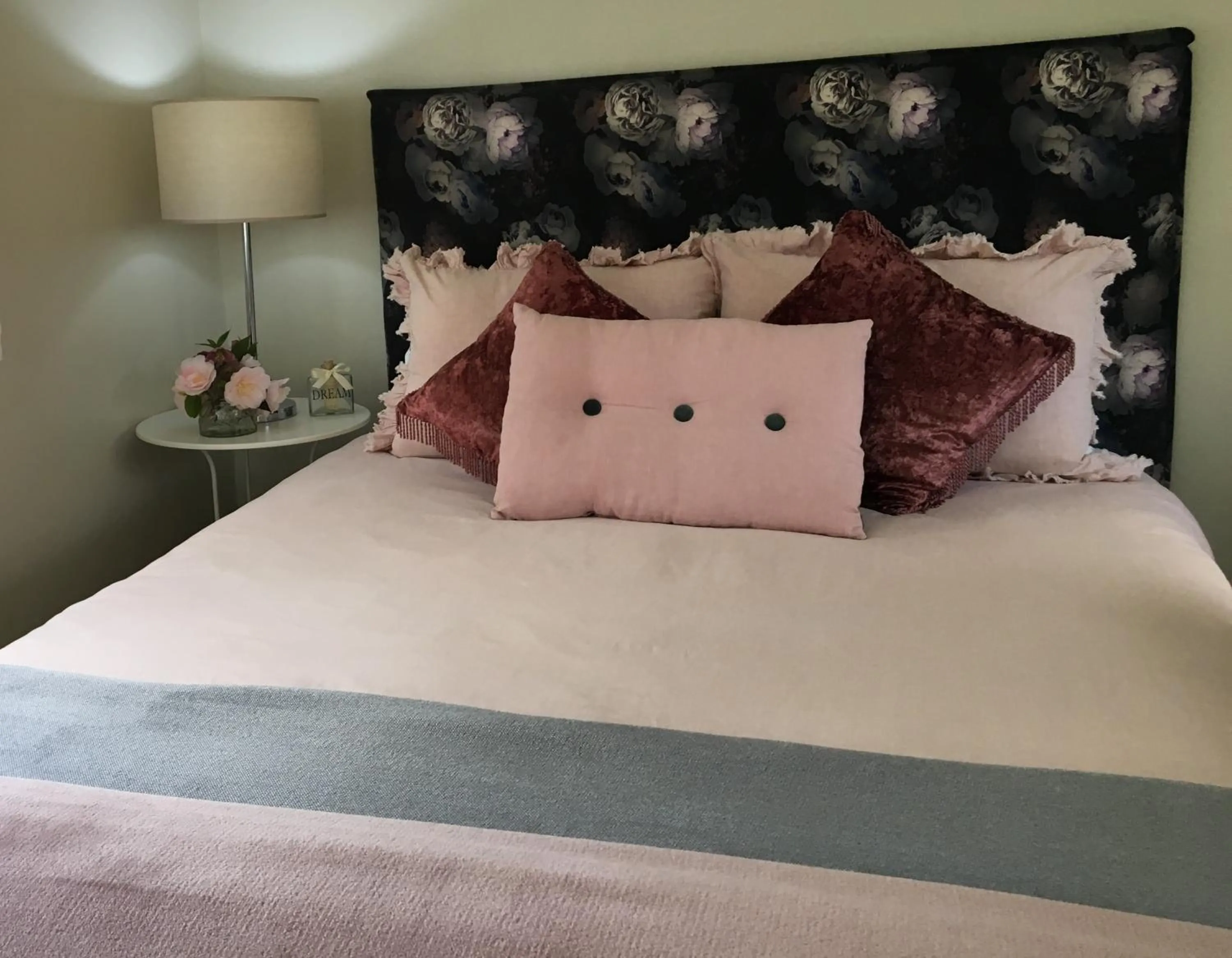 Bed in Clarendon Cottages