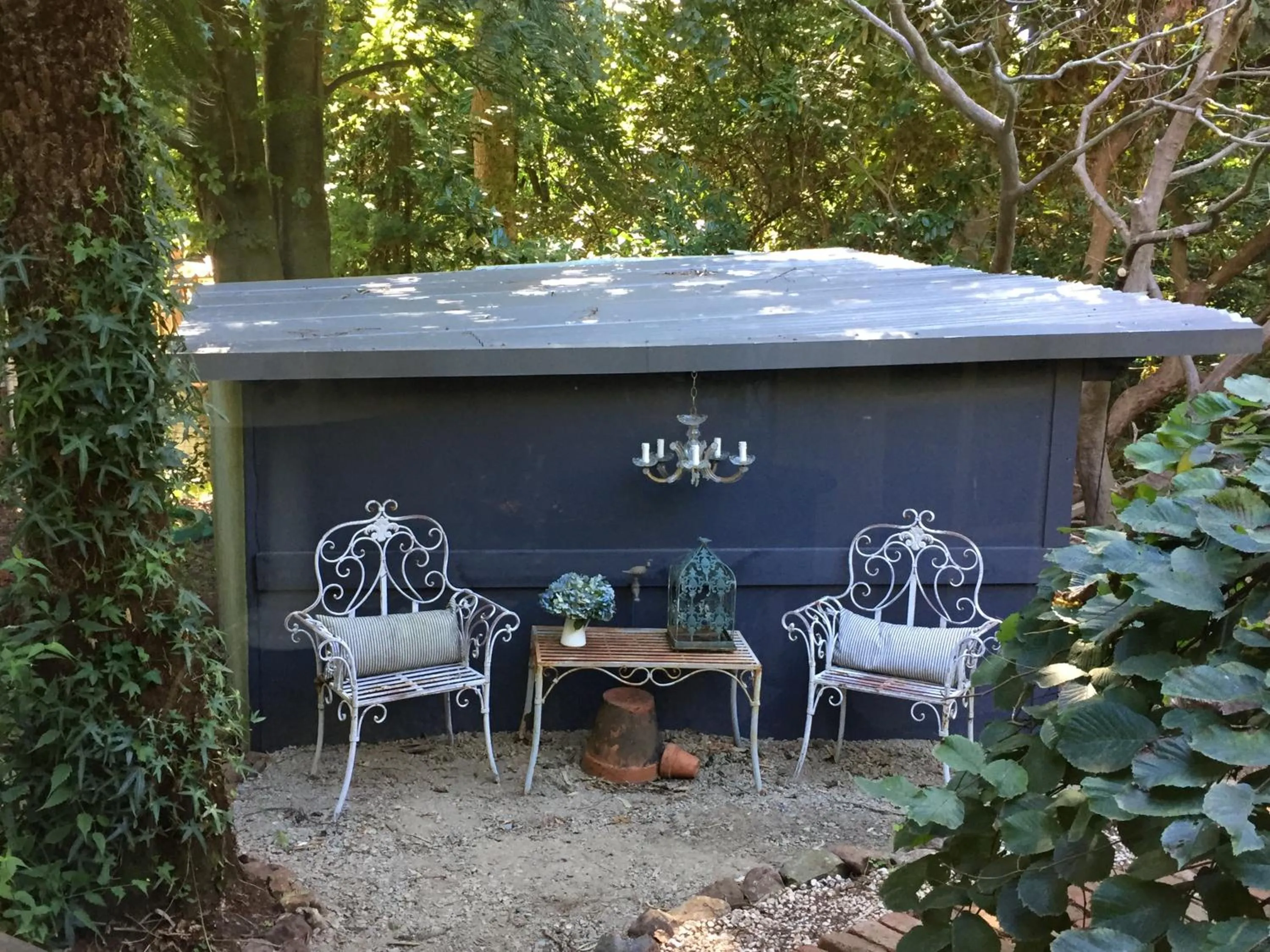 Garden in Clarendon Cottages