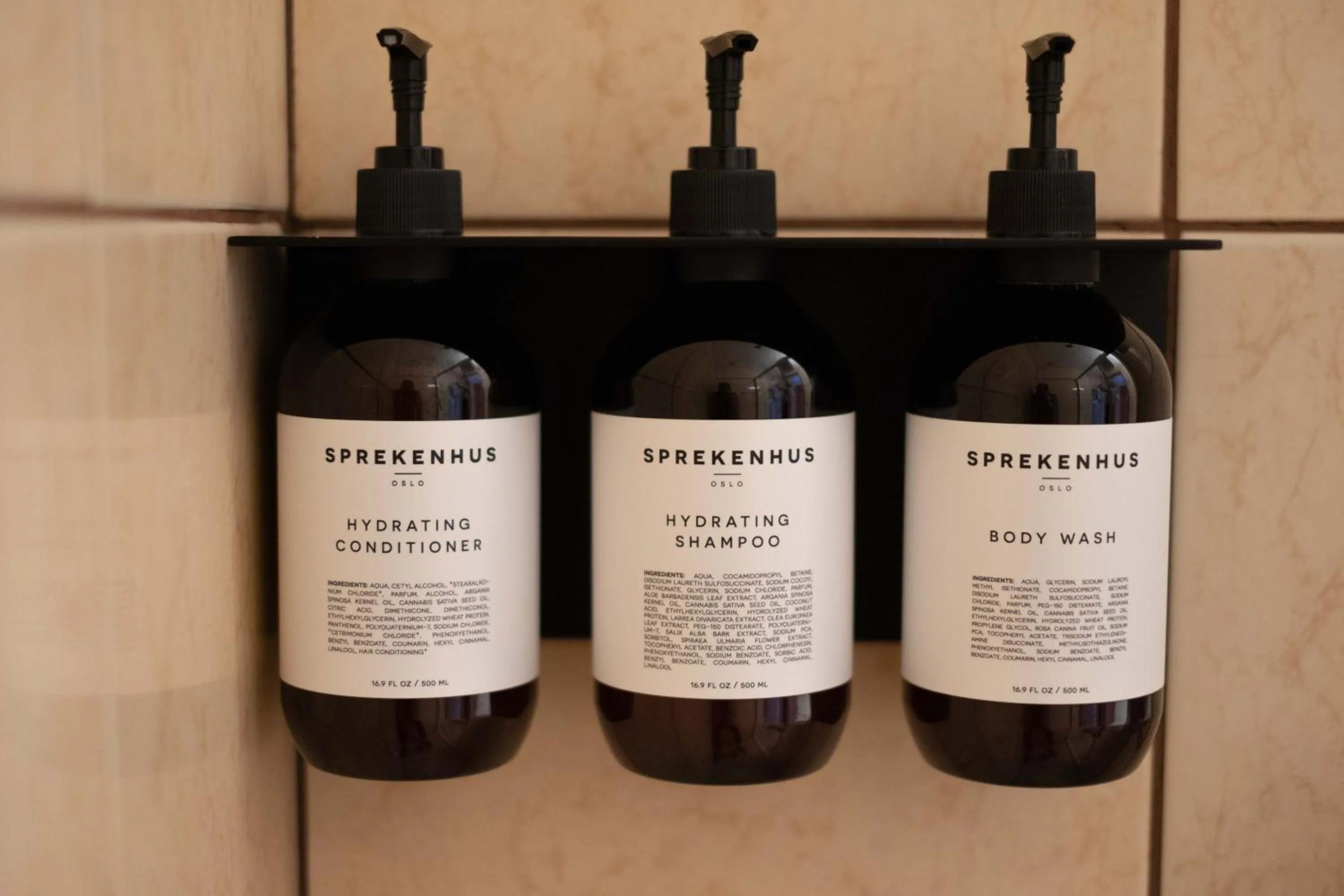 Bathroom in Rederiet Hotel