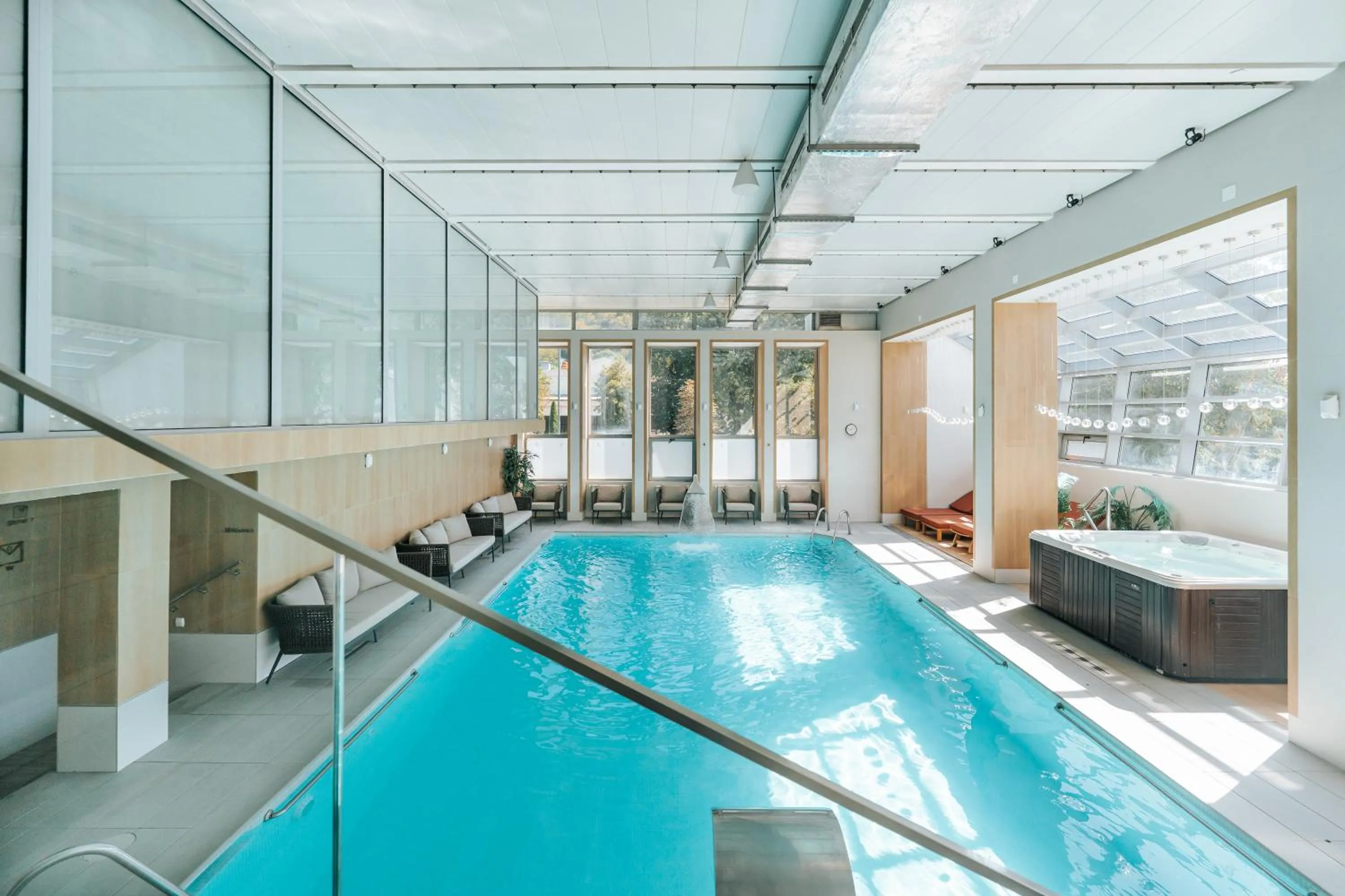 Swimming pool in Hotel Sinaia