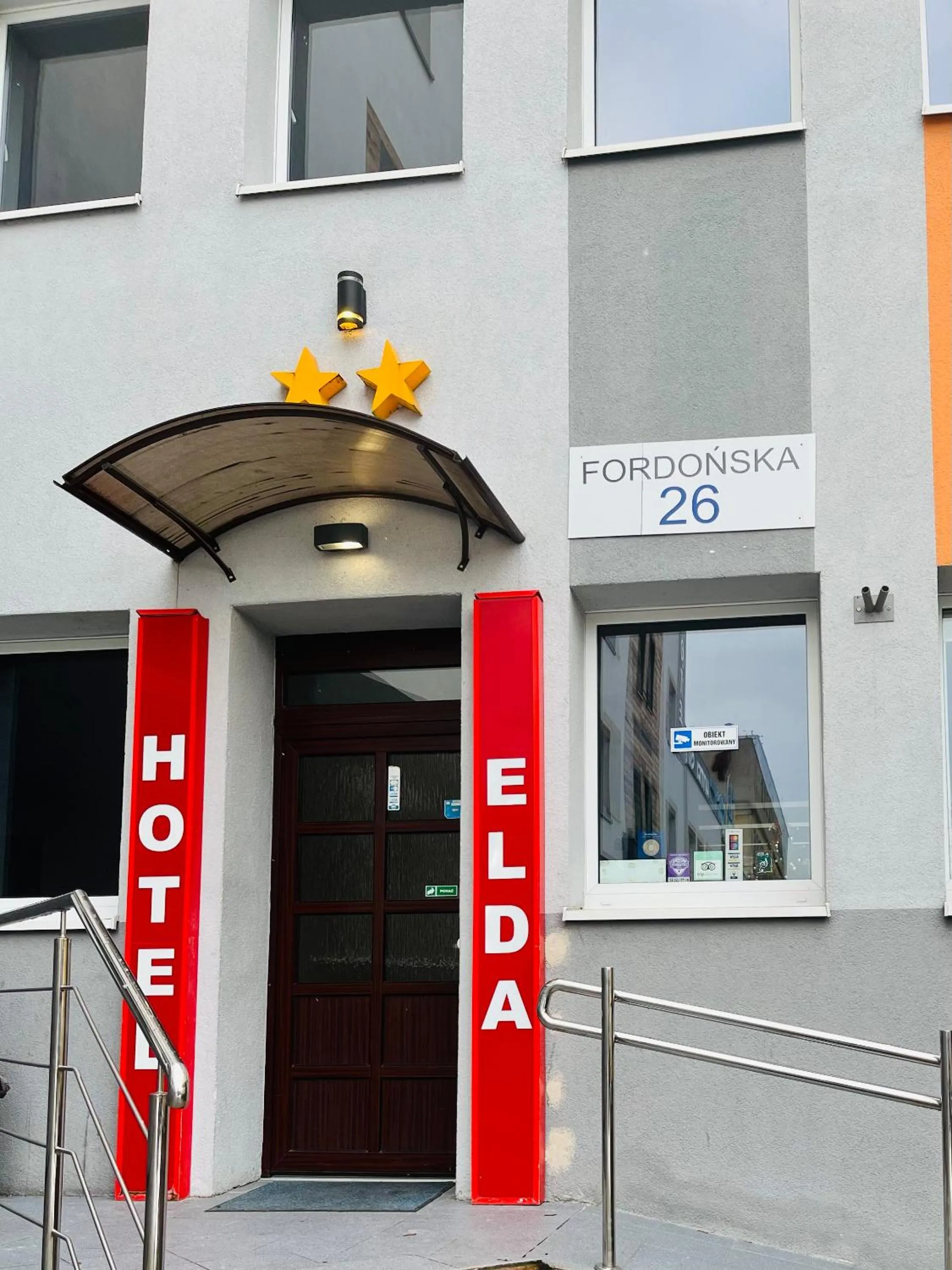 Facade/entrance in Hotel Elda