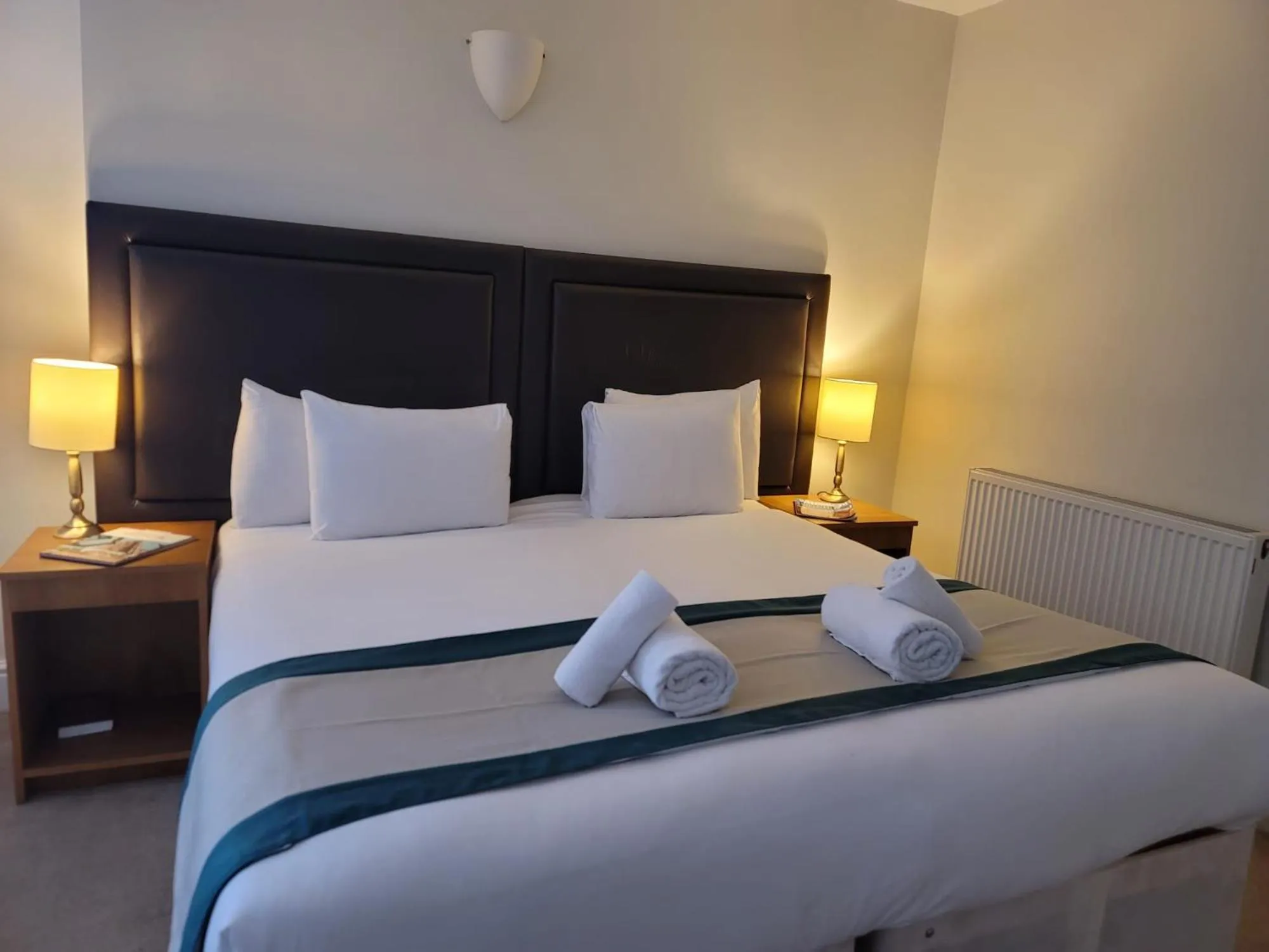 Bed in Castle Limes Hotel