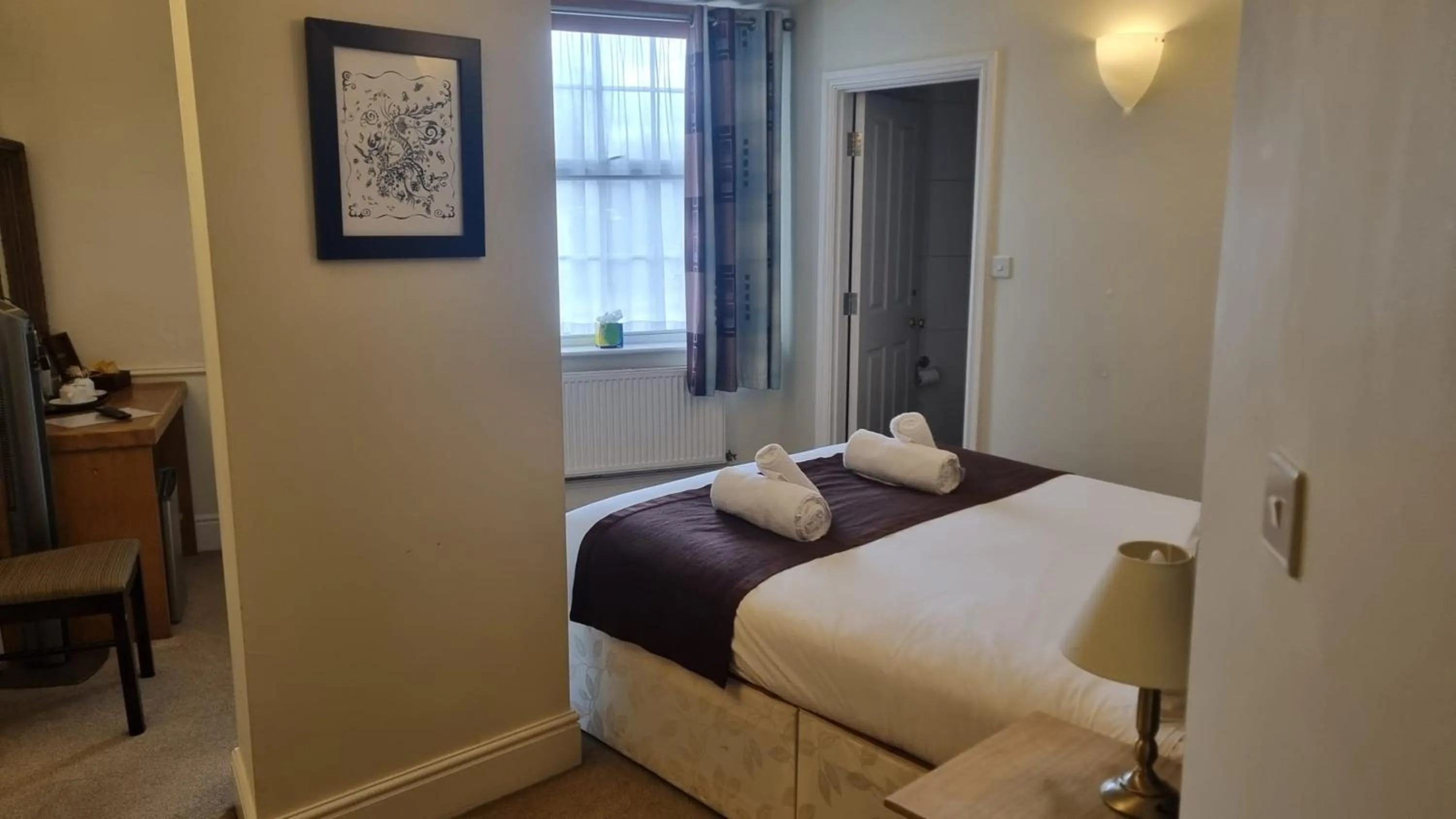 Bedroom, Bed in Castle Limes Hotel