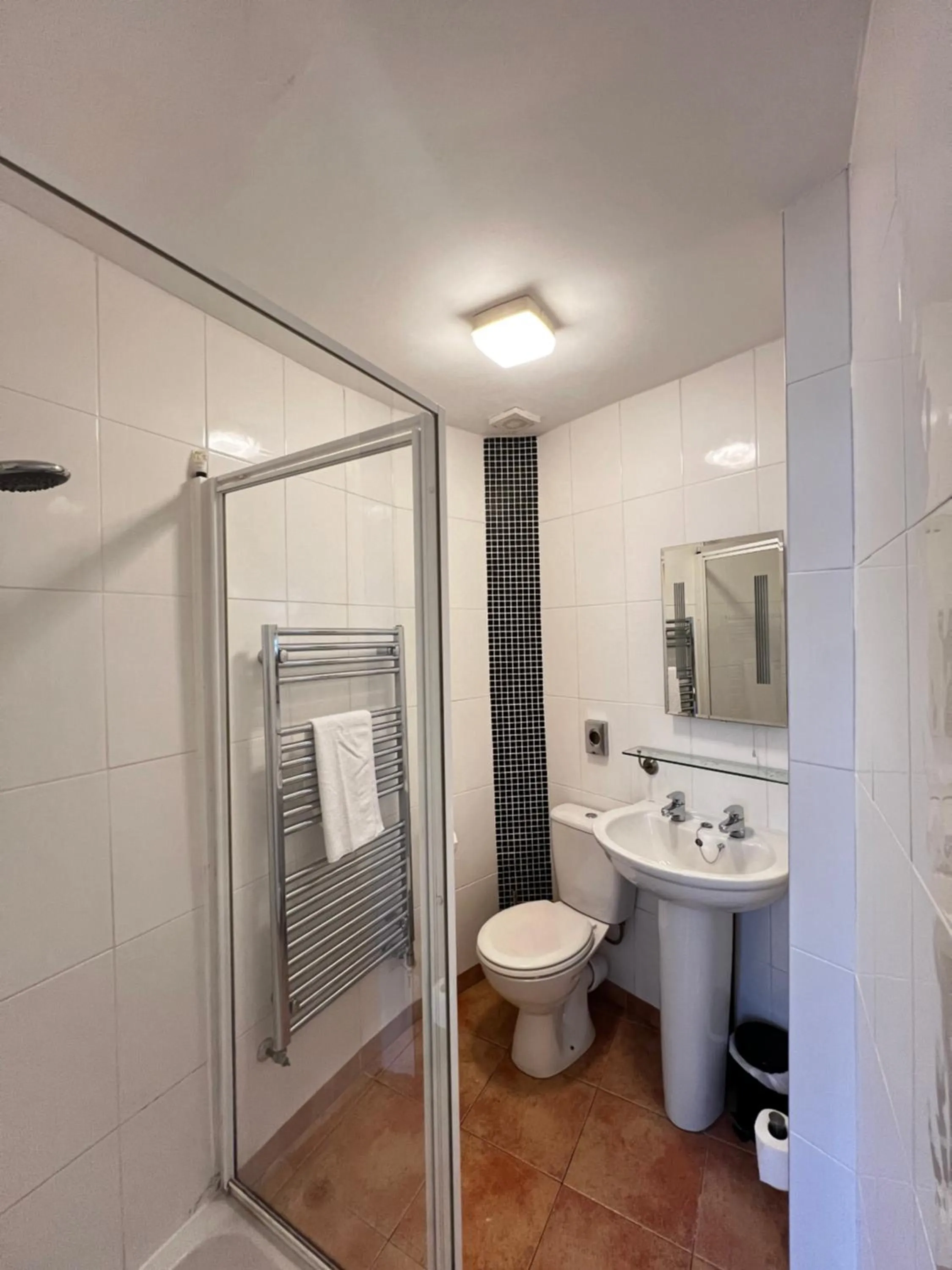 Bathroom in Castle Limes Hotel