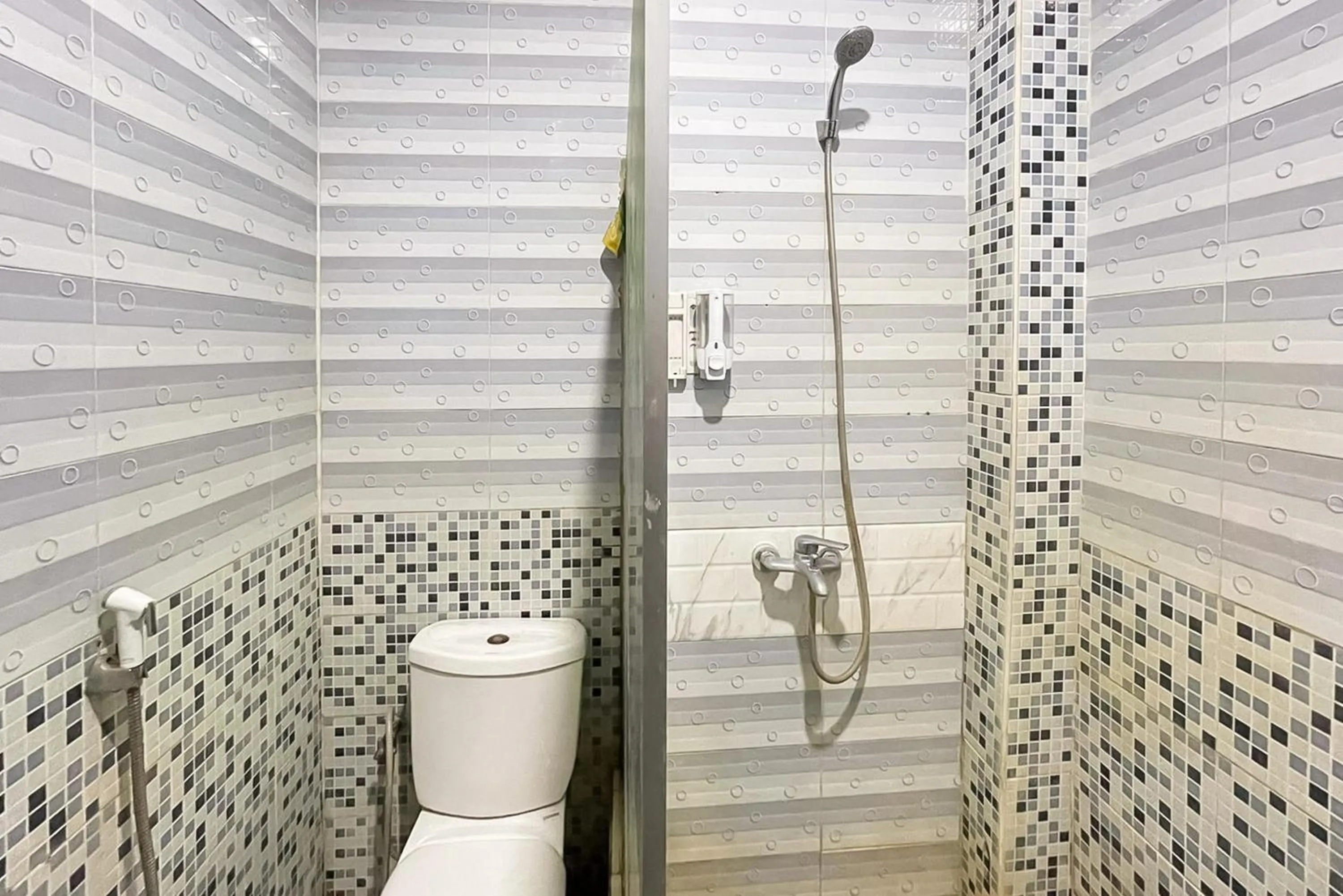 Bathroom in Urbanview Hotel Delima 101 Syariah