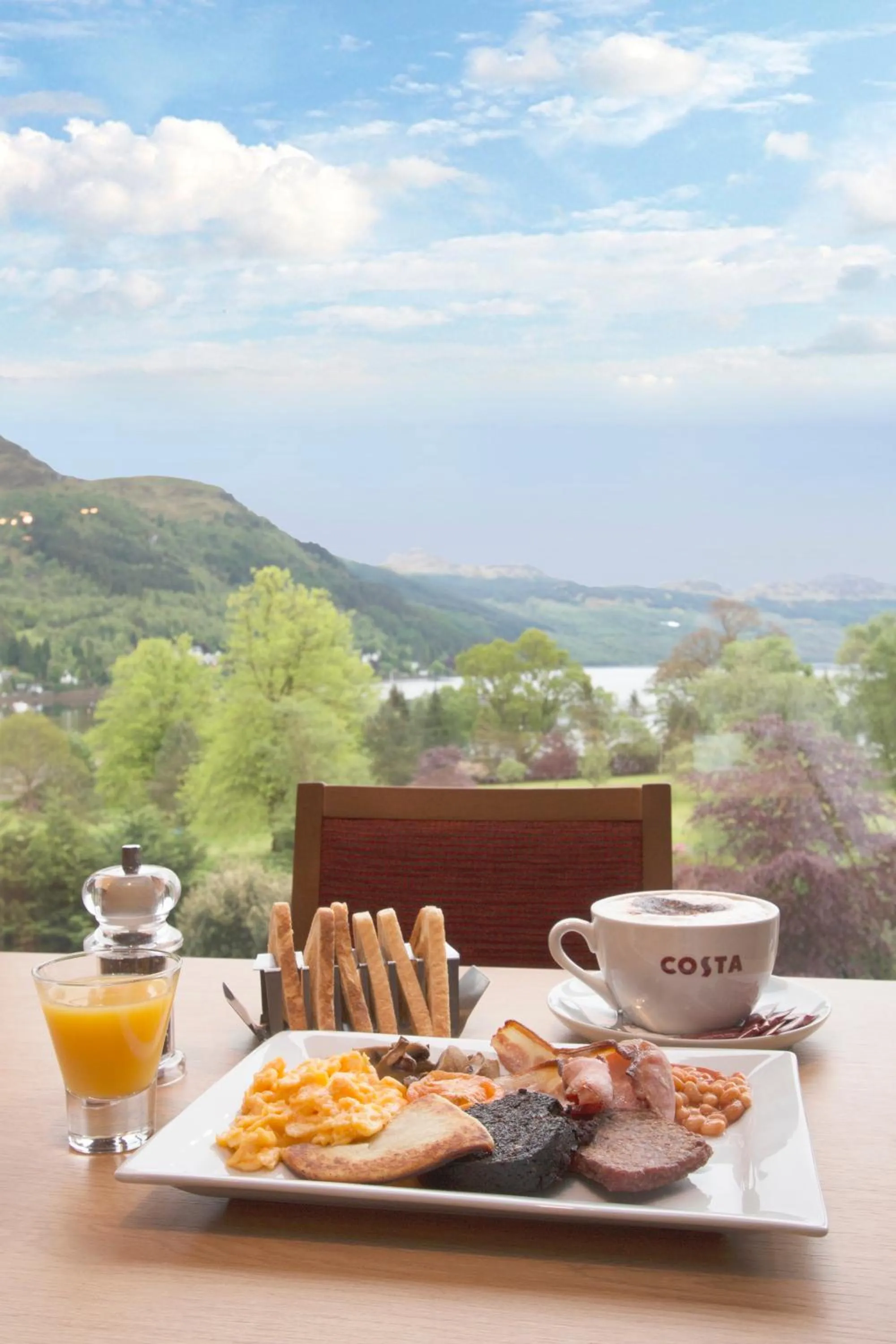 Breakfast in Drimsynie Estate Hotel
