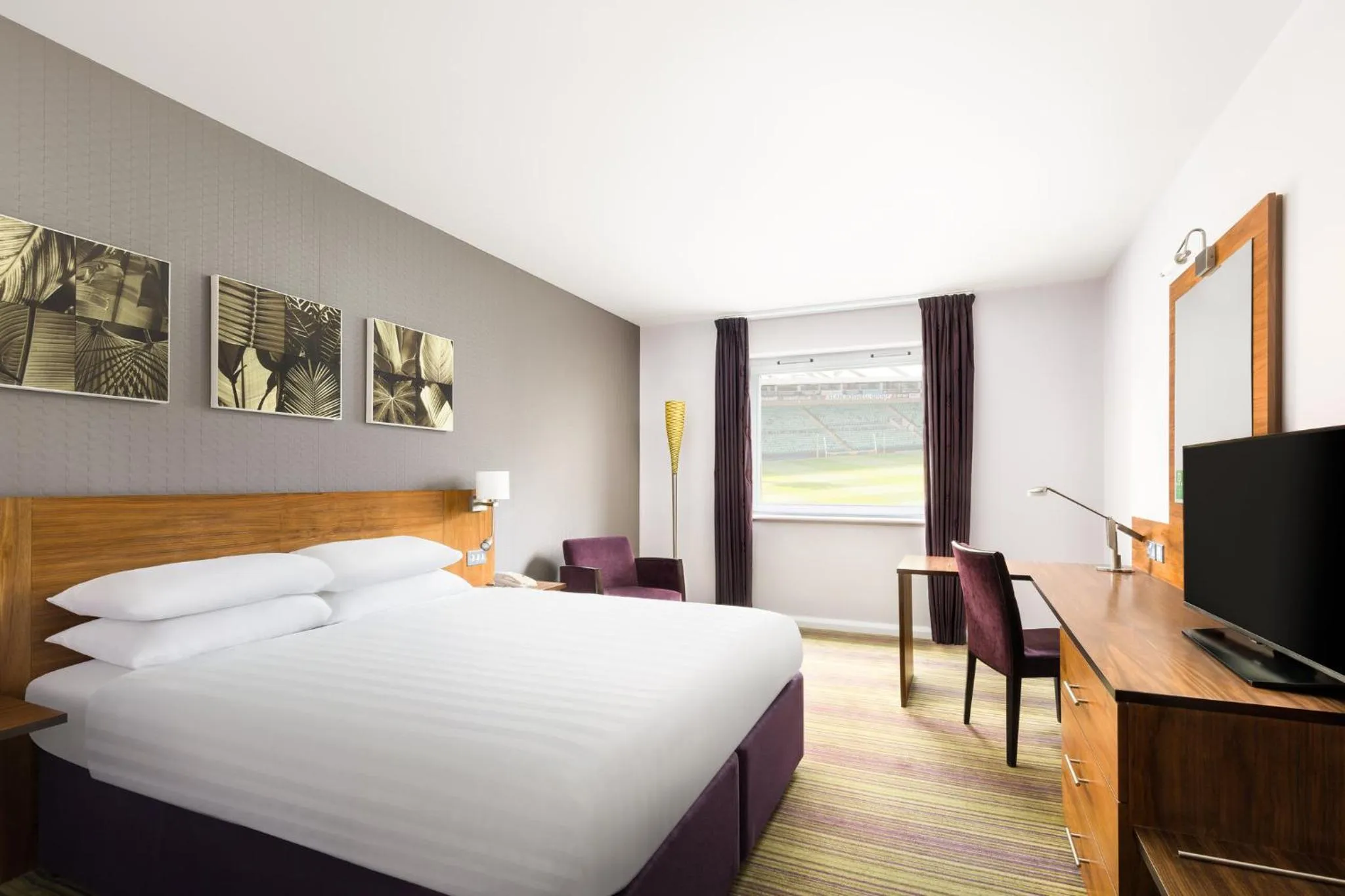 Photo of the whole room, Bed in Holiday Inn Norwich City by IHG