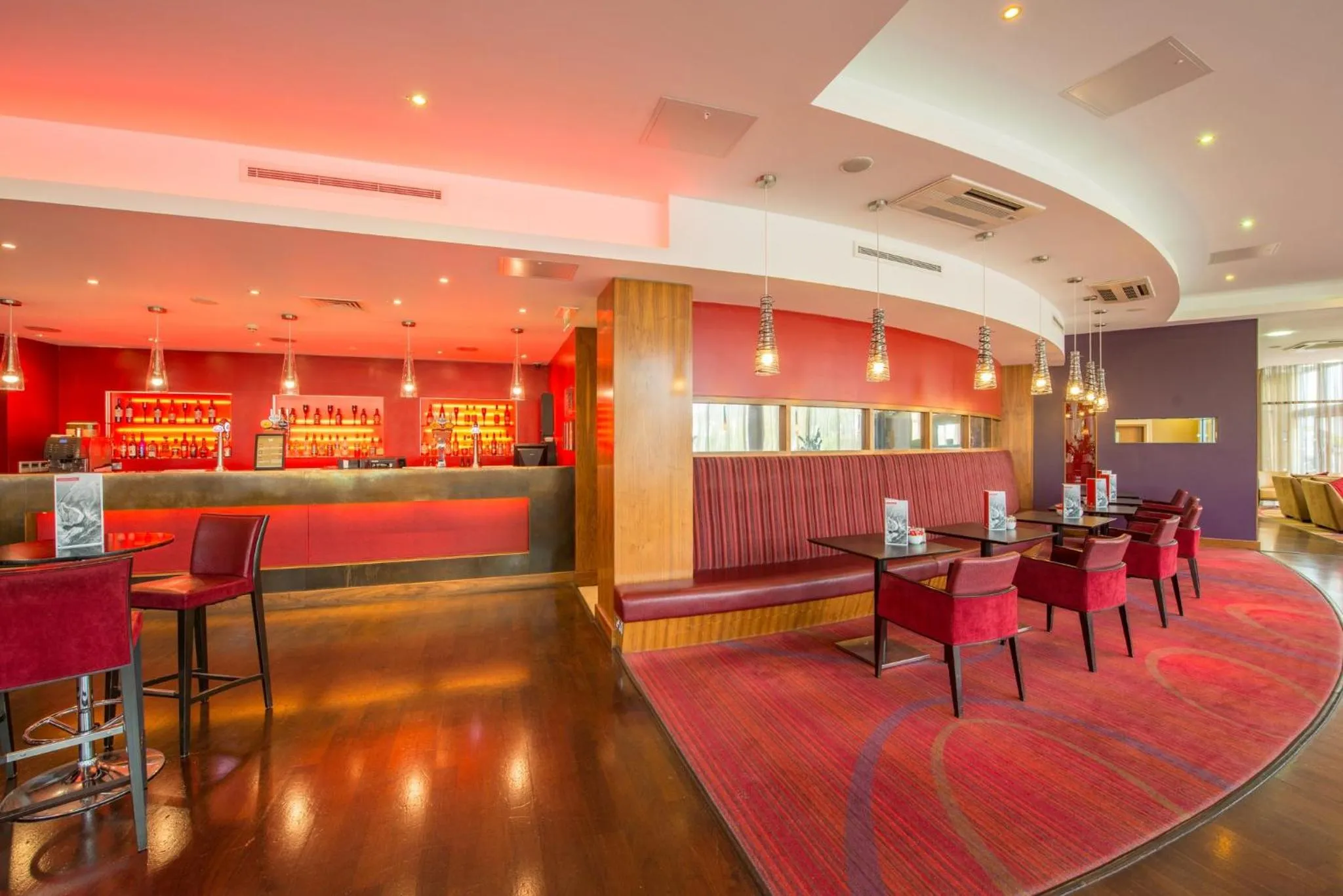 Lounge or bar in Holiday Inn Norwich City by IHG