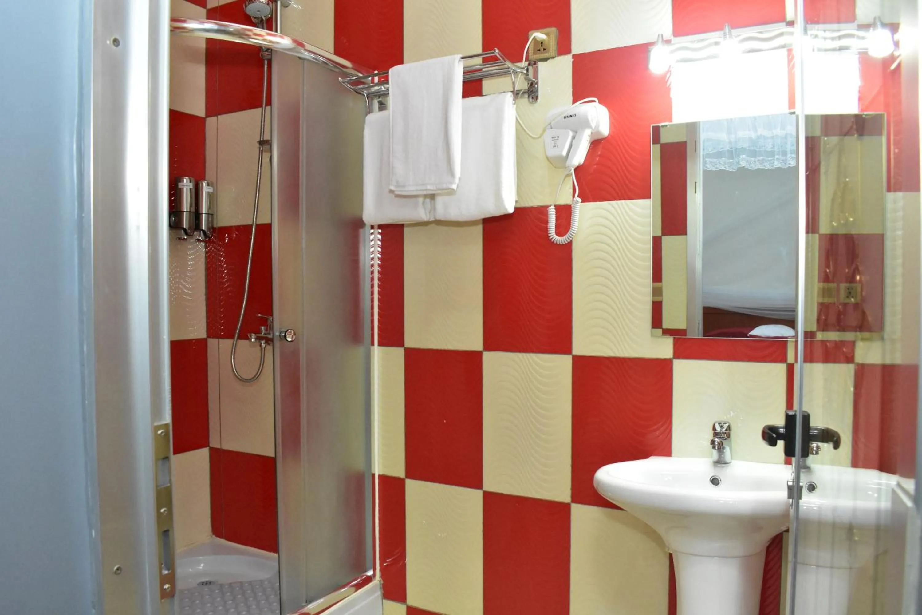 Bathroom in Lebanon Hotel