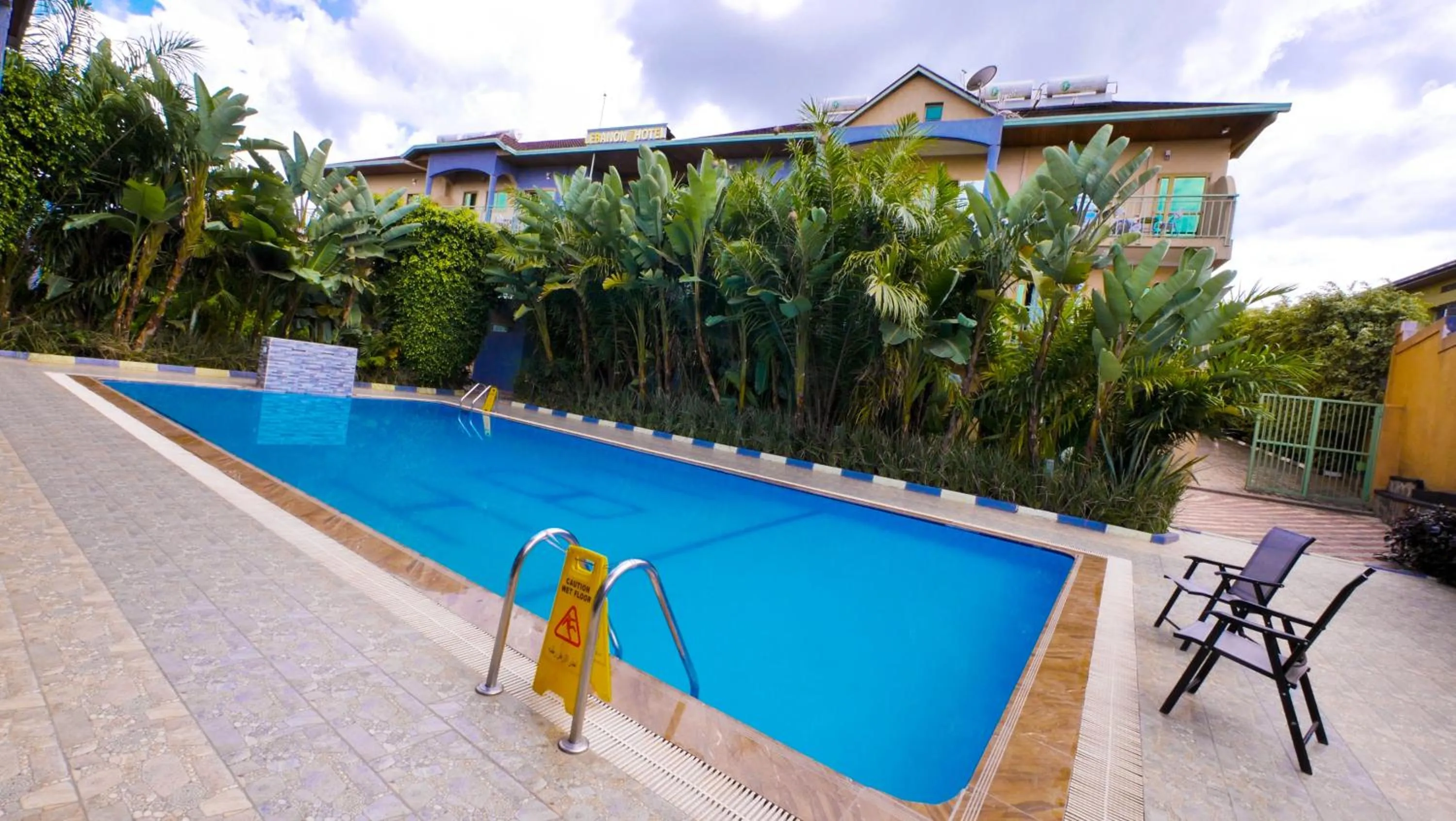 Swimming pool in Lebanon Hotel