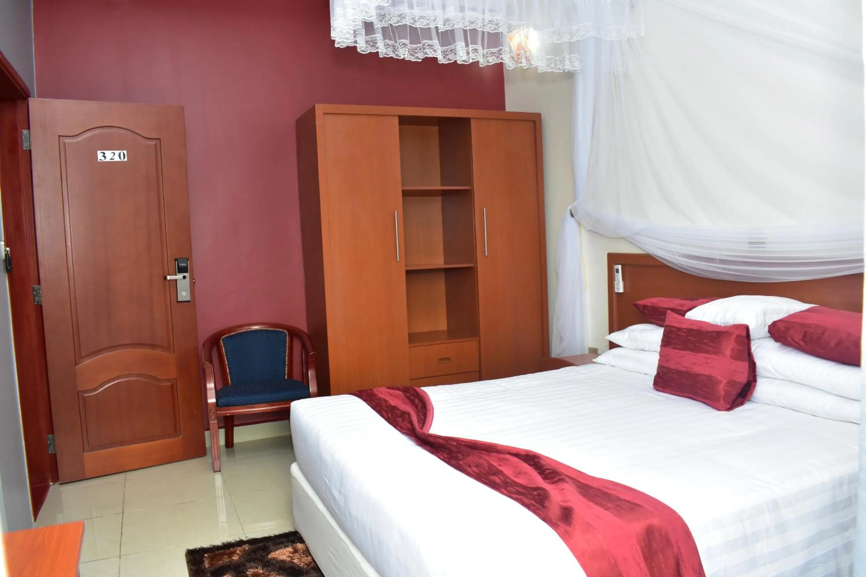 Bedroom, Bed in Lebanon Hotel