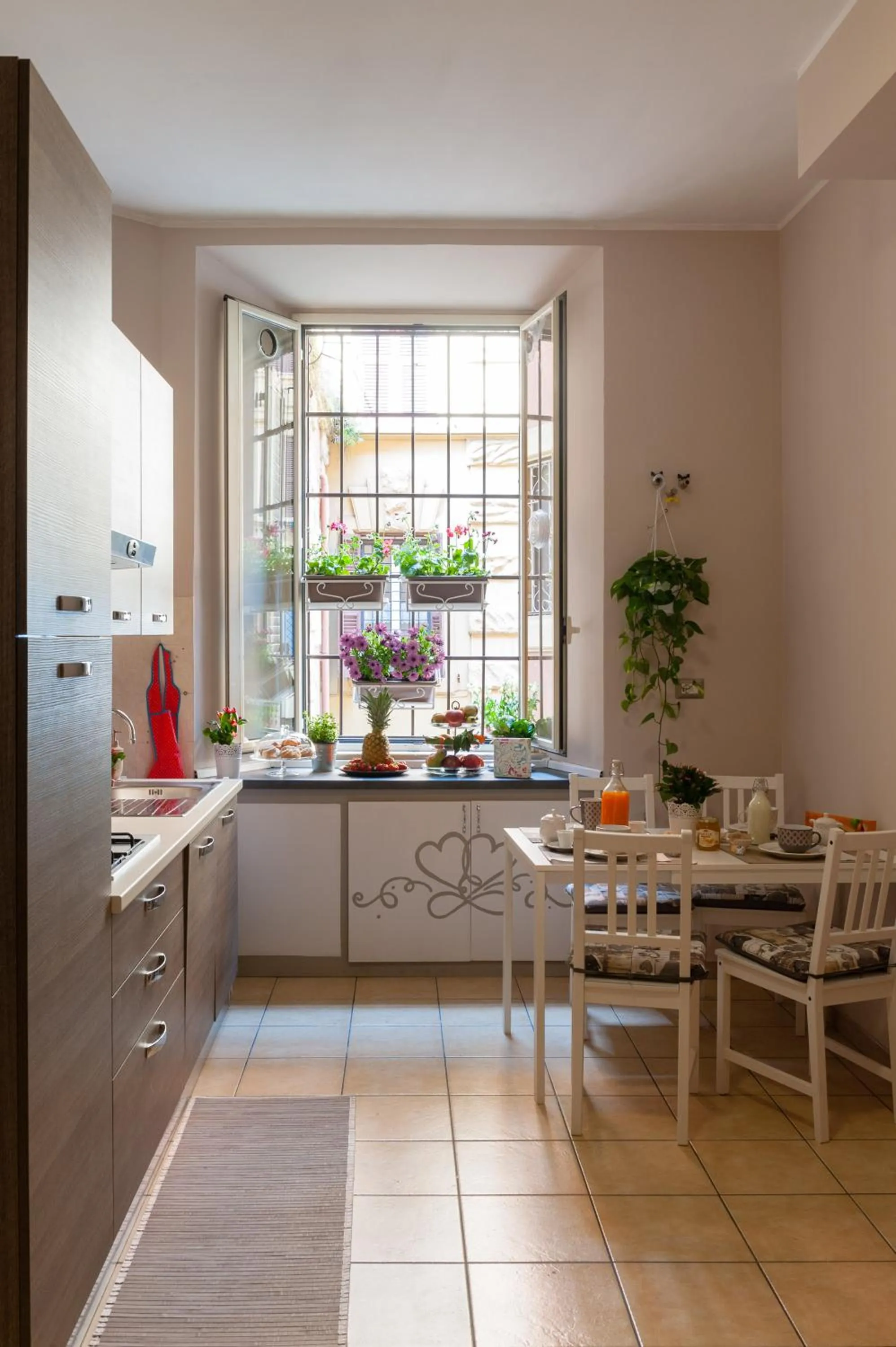 Kitchen or kitchenette in ISABEL Guest House