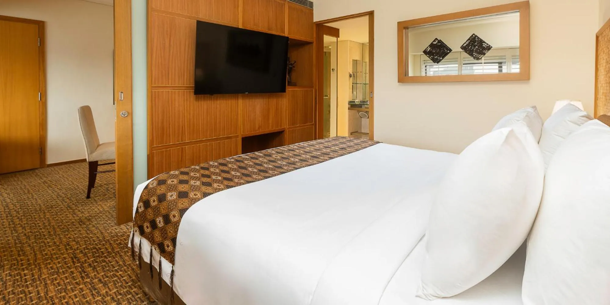 Bed in Aryaduta Menteng