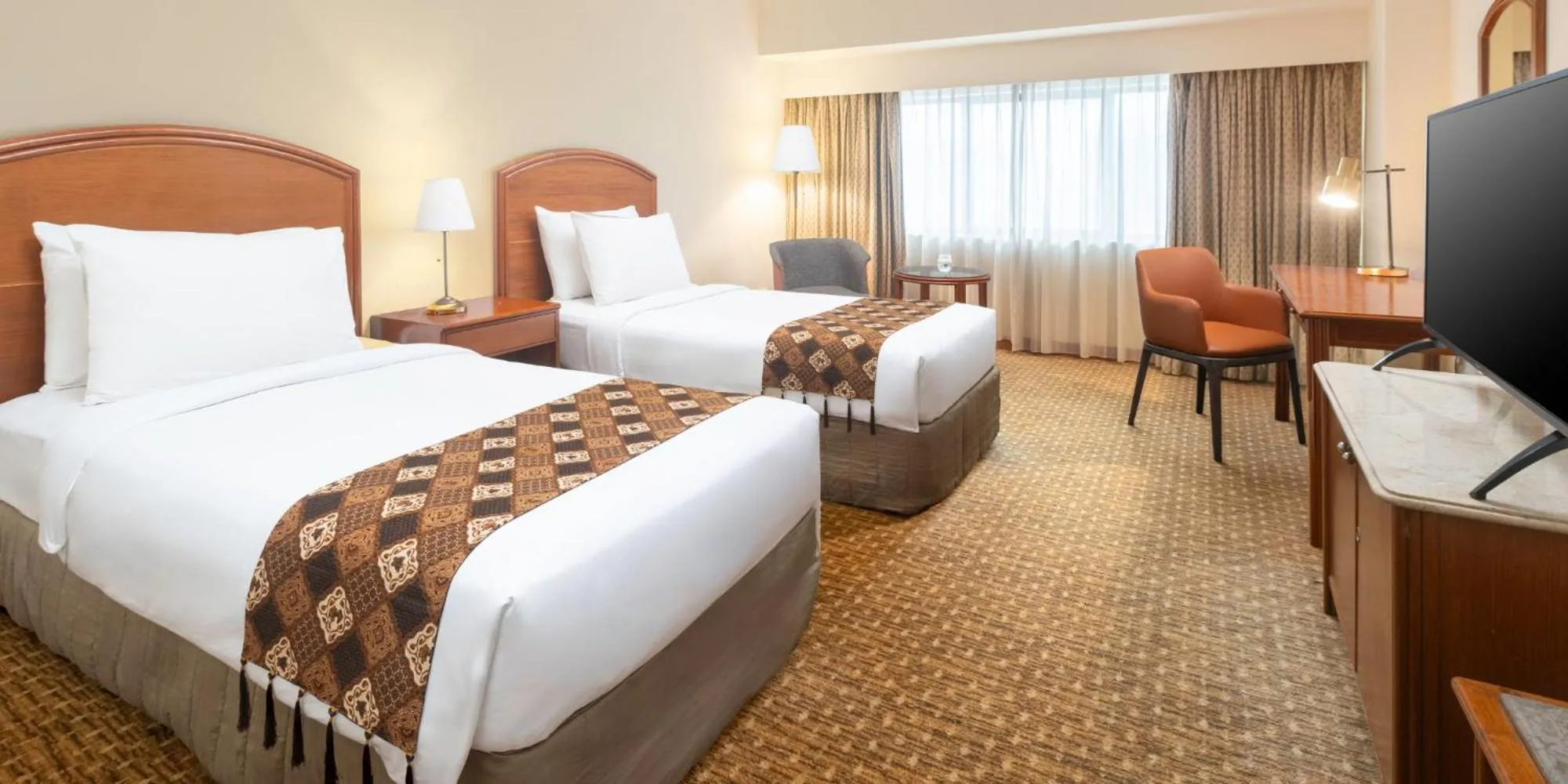 Bed in Aryaduta Menteng