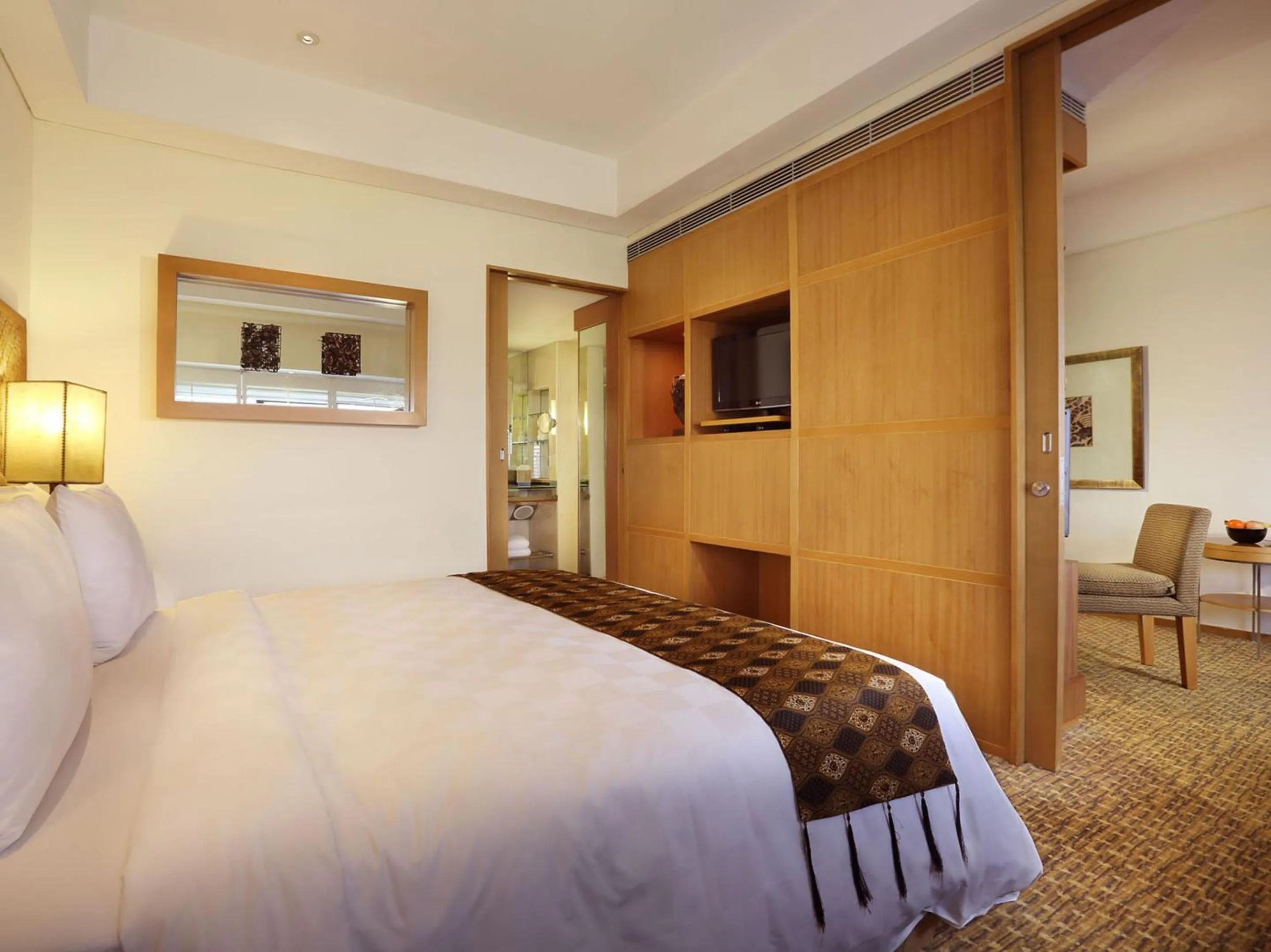Signature Junior Suites in Aryaduta Menteng