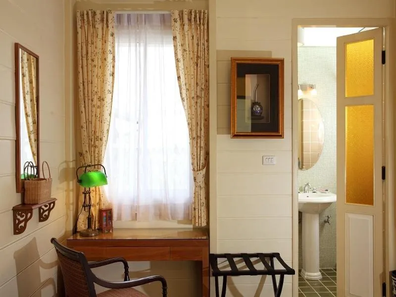 hair dresser in Baan Dinso