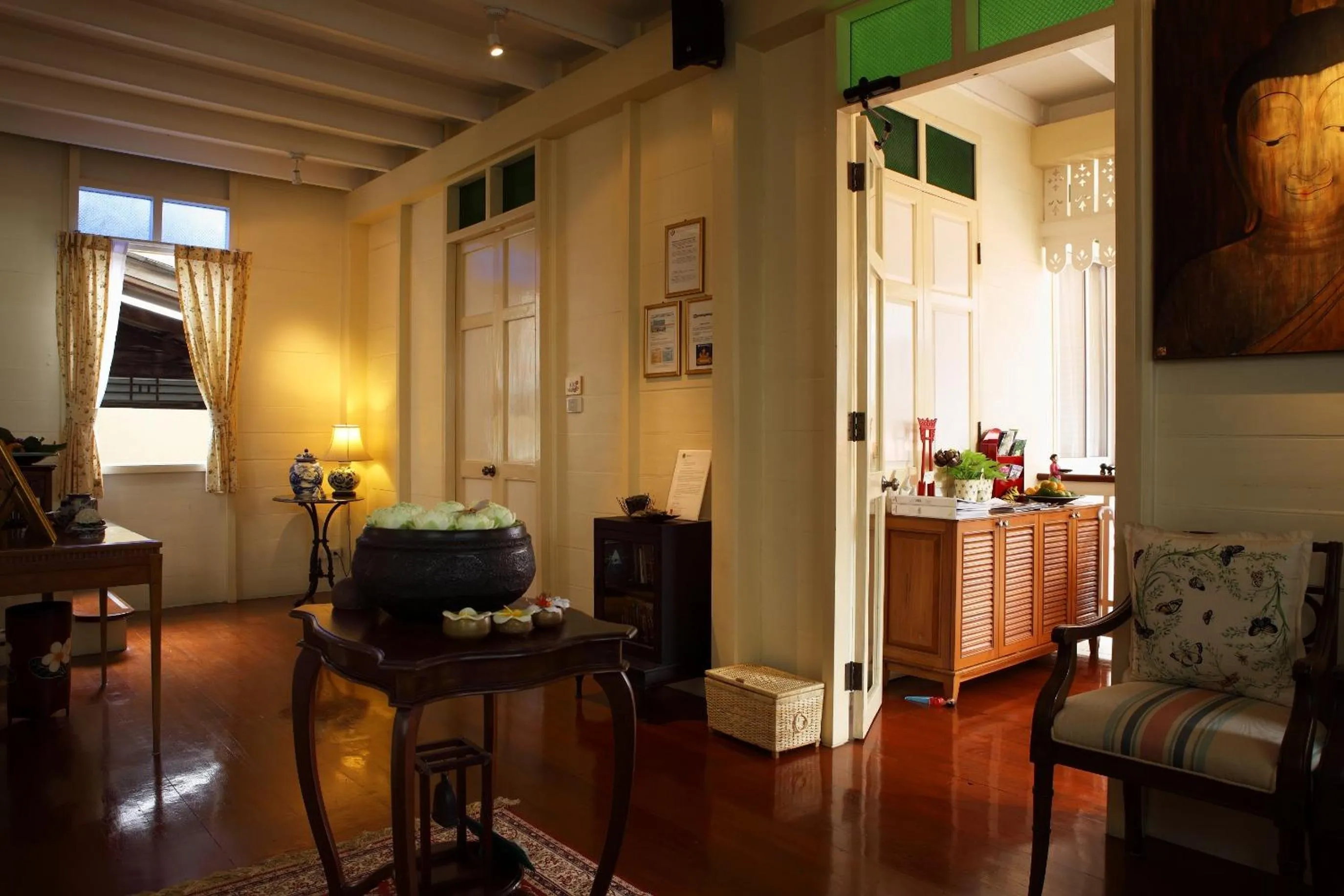 Seating area in Baan Dinso