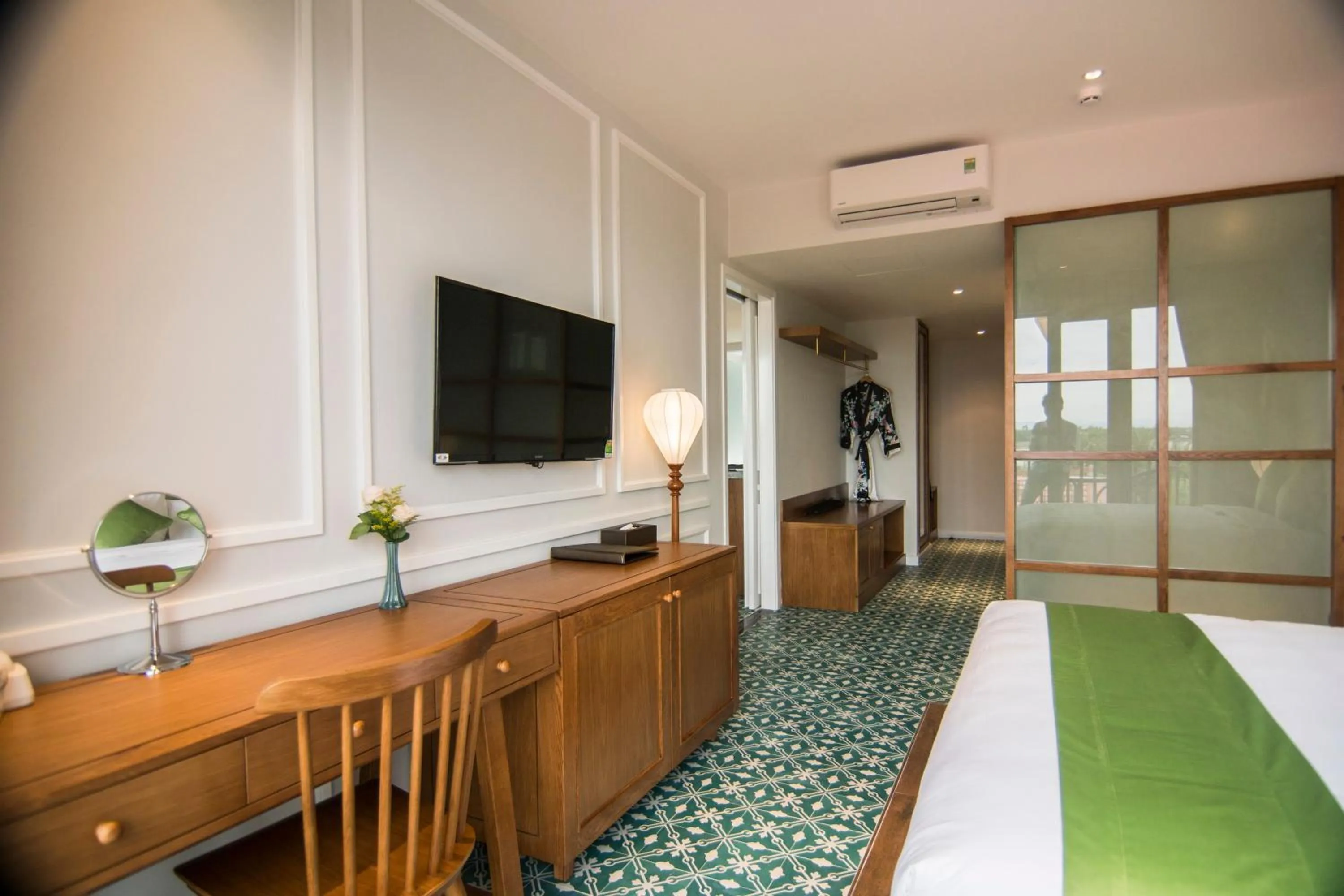 Bedroom, Bed in Vinh Hung Old Town Hotel