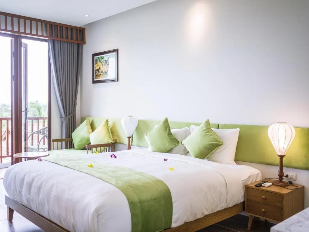 Bed in Vinh Hung Old Town Hotel