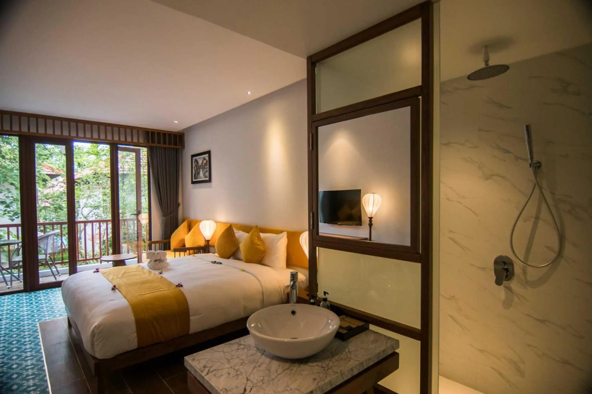 Bedroom, Bed in Vinh Hung Old Town Hotel