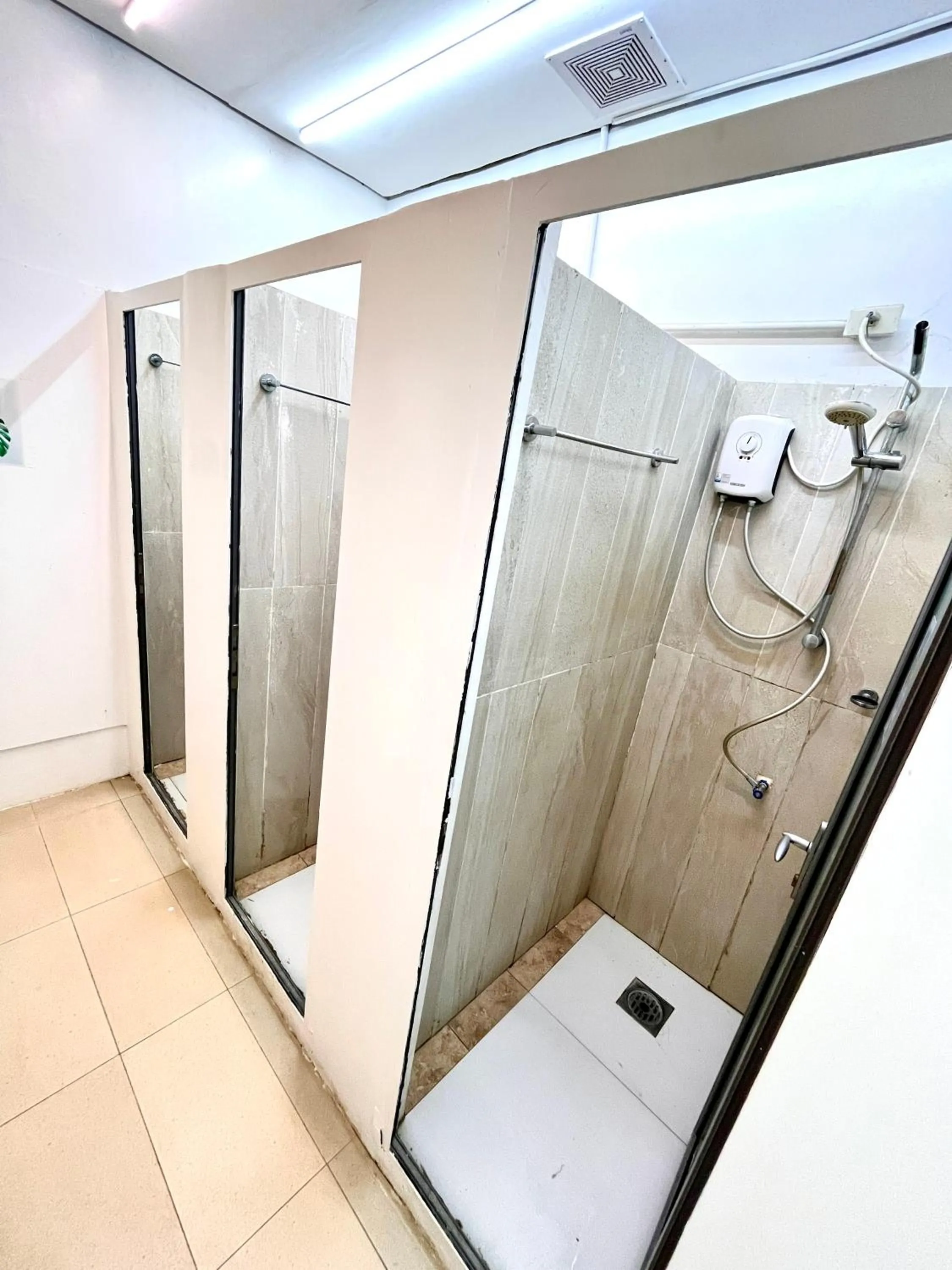 Bathroom in Big Paul Hostel