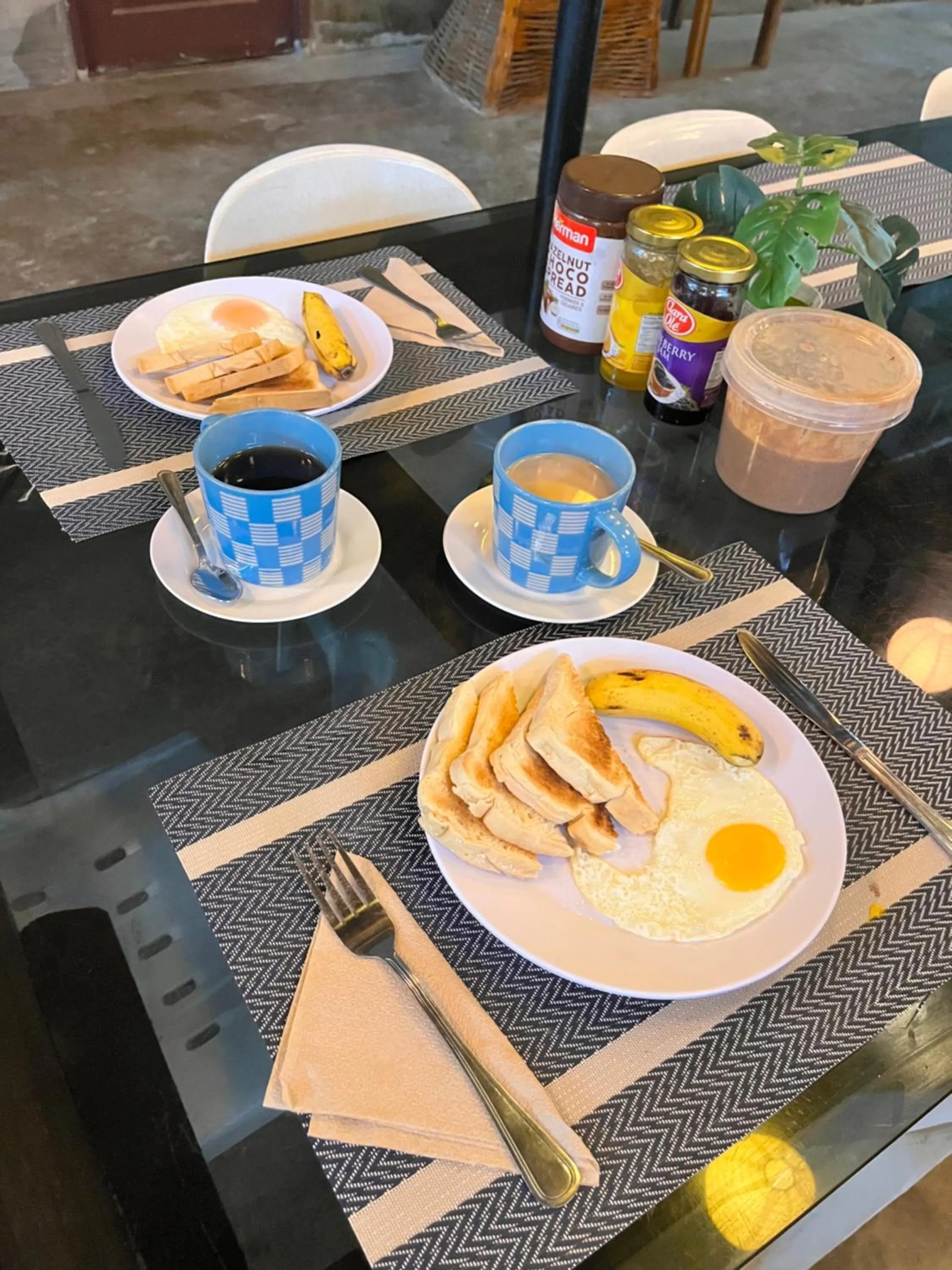 Breakfast in Big Paul Hostel