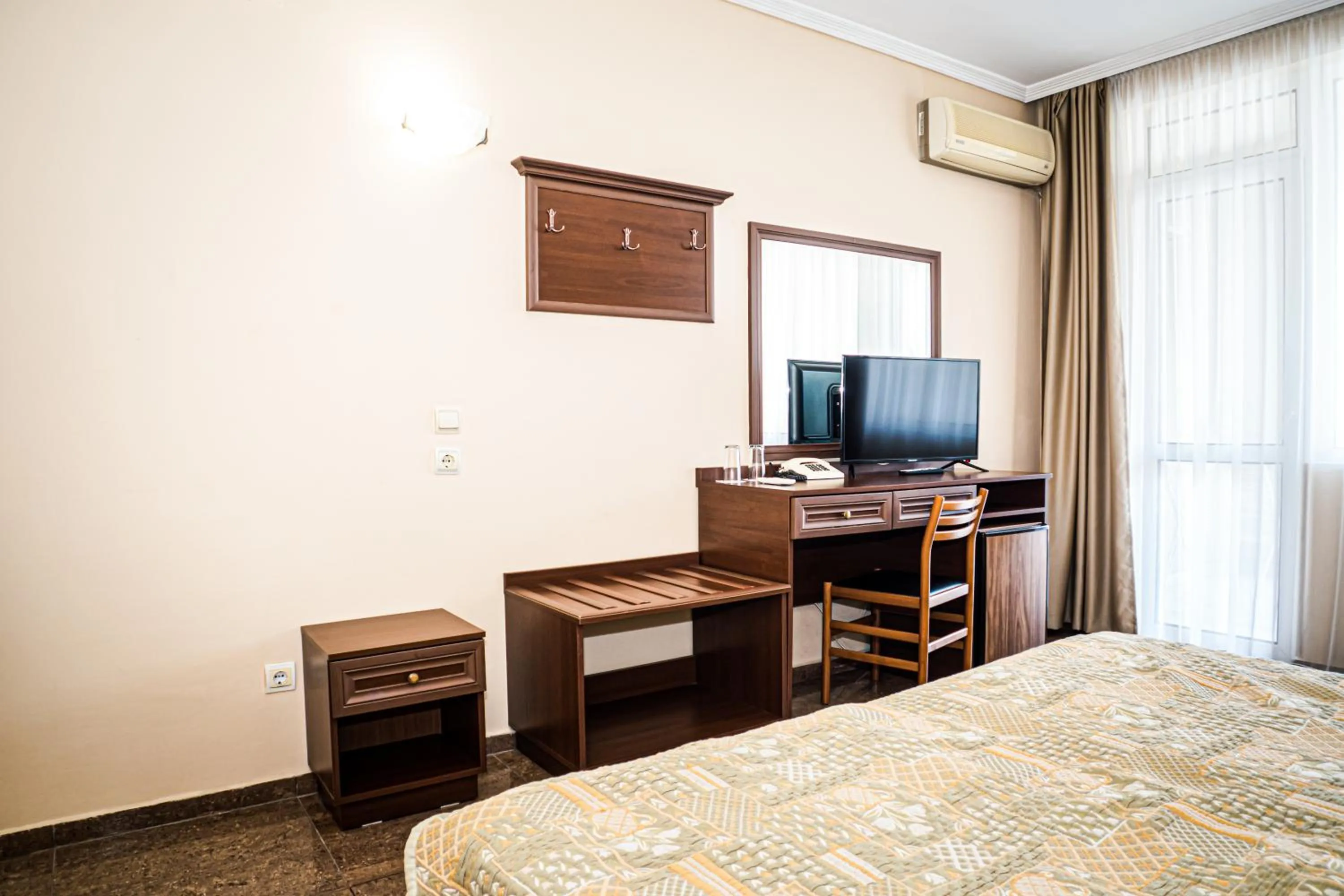 TV and multimedia, Bed in Villa Aurora