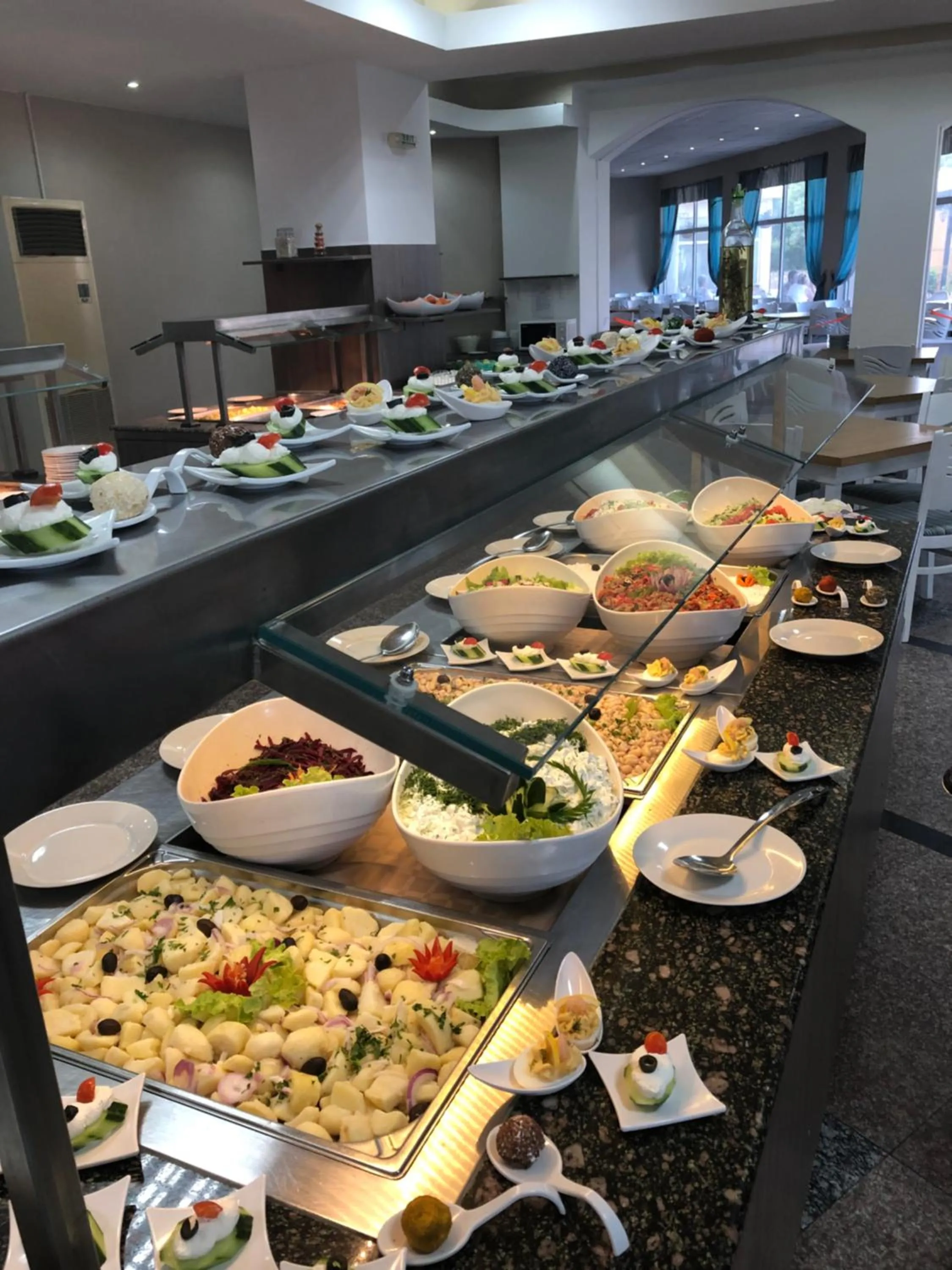 Restaurant/places to eat in Villa Aurora