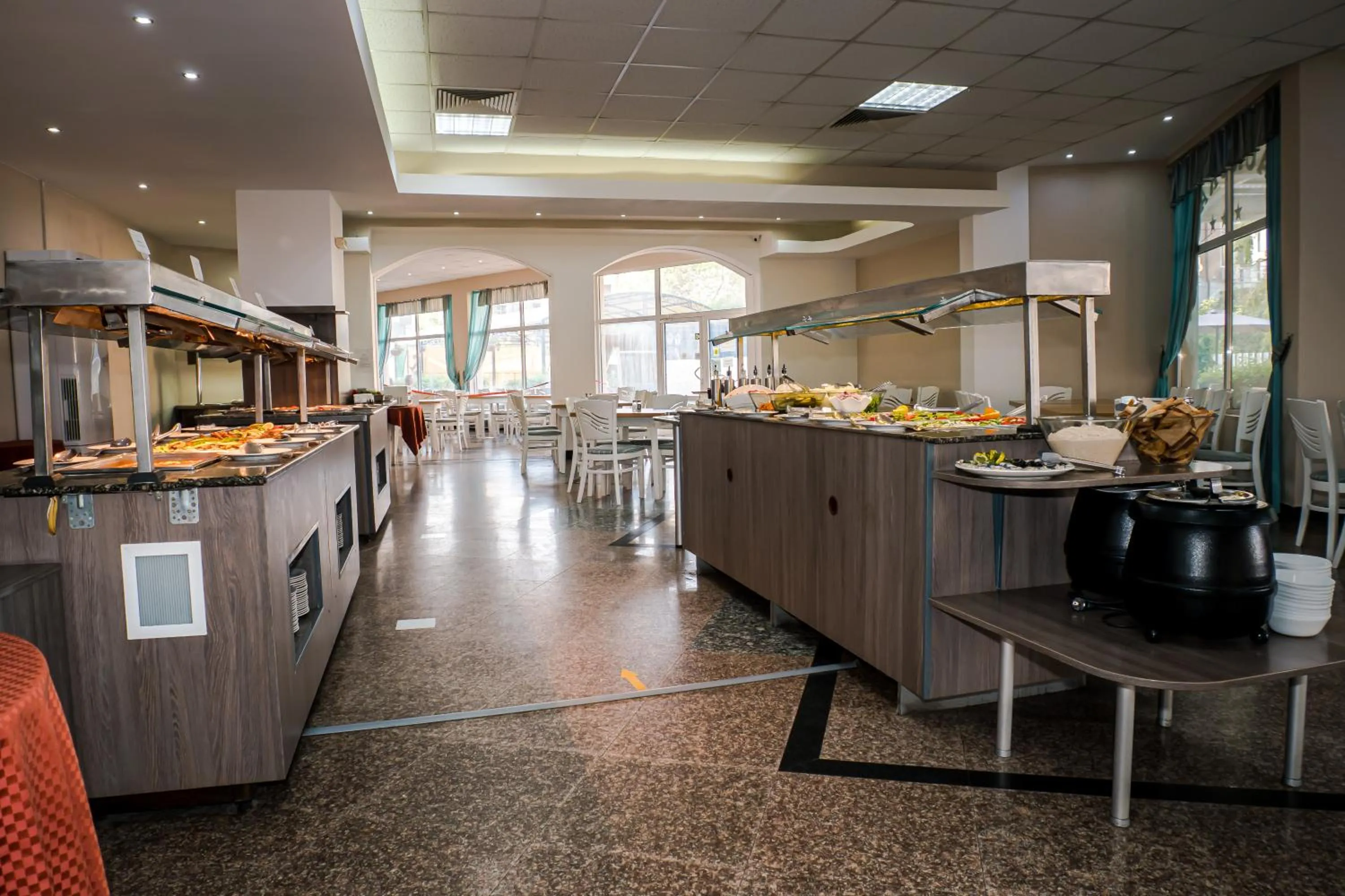 Restaurant/places to eat in Villa Aurora