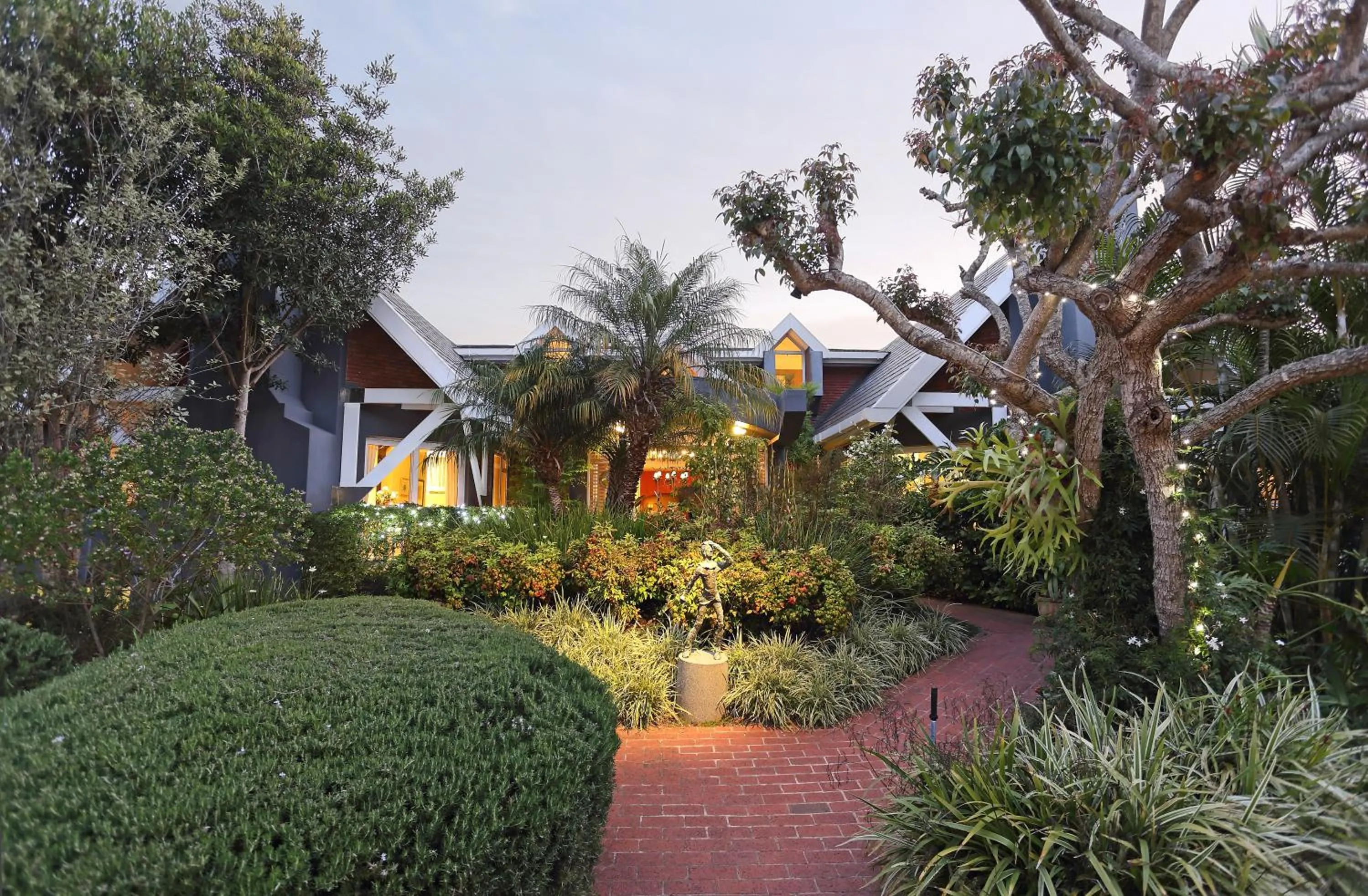 Street view in Serendipity Country House & Restaurant