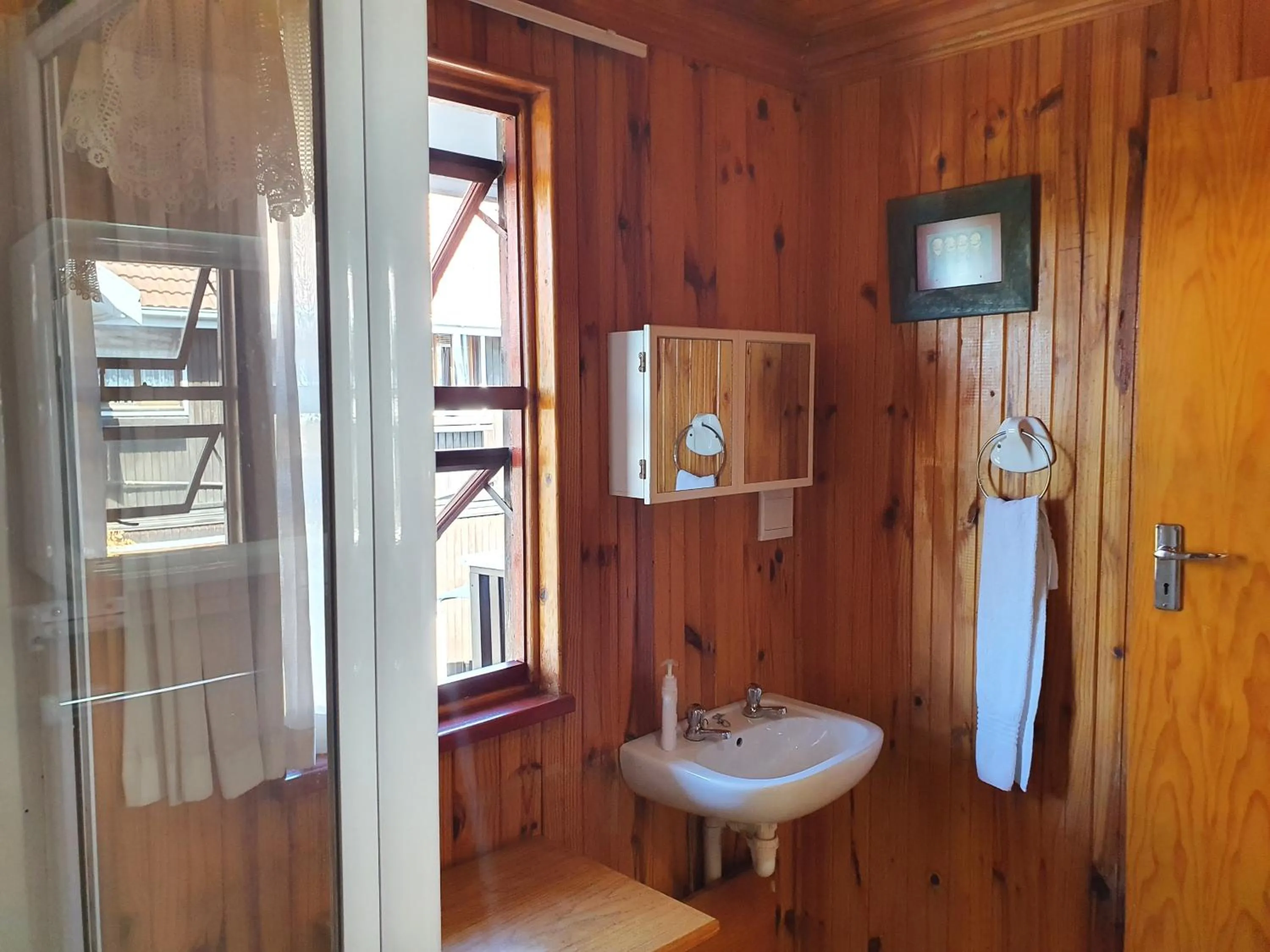 Bathroom in Lakeside Accommodation